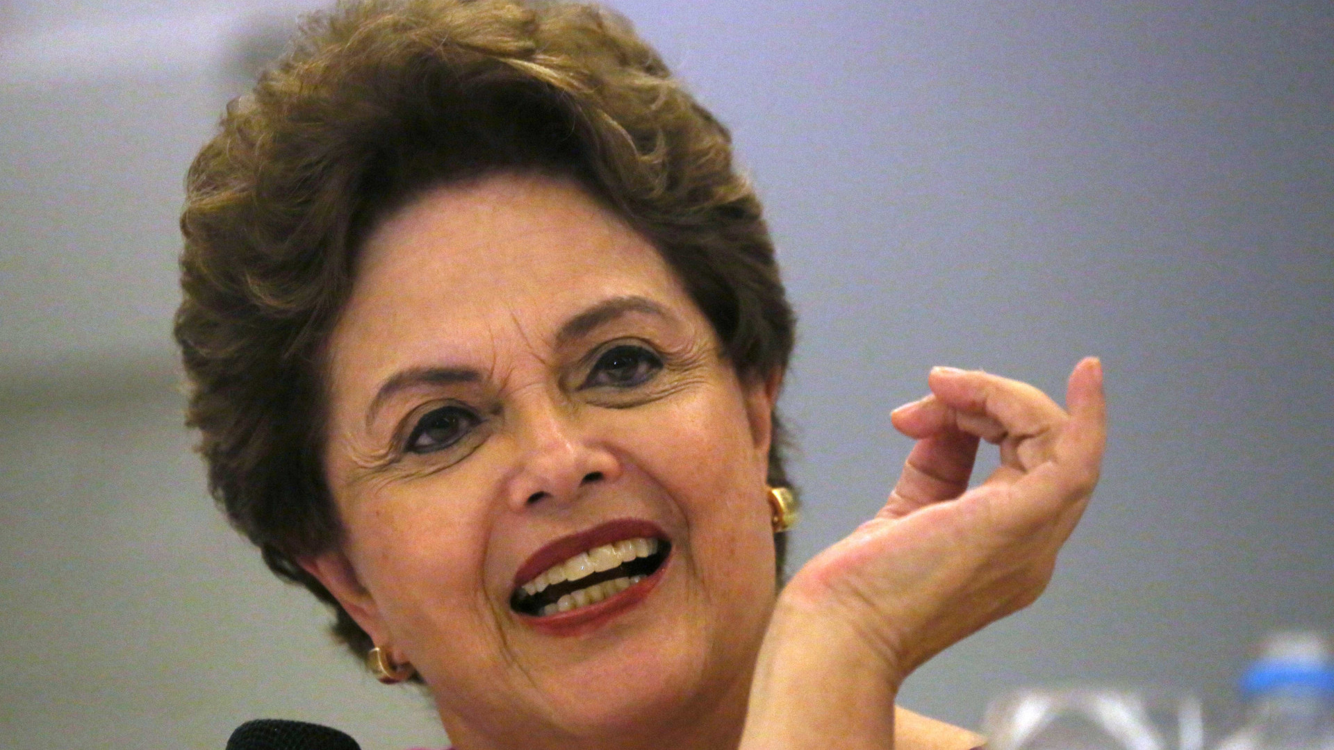 AtÃ© na ditadura era possÃ­vel receber amigos, diz Dilma apÃ³s ser vetada