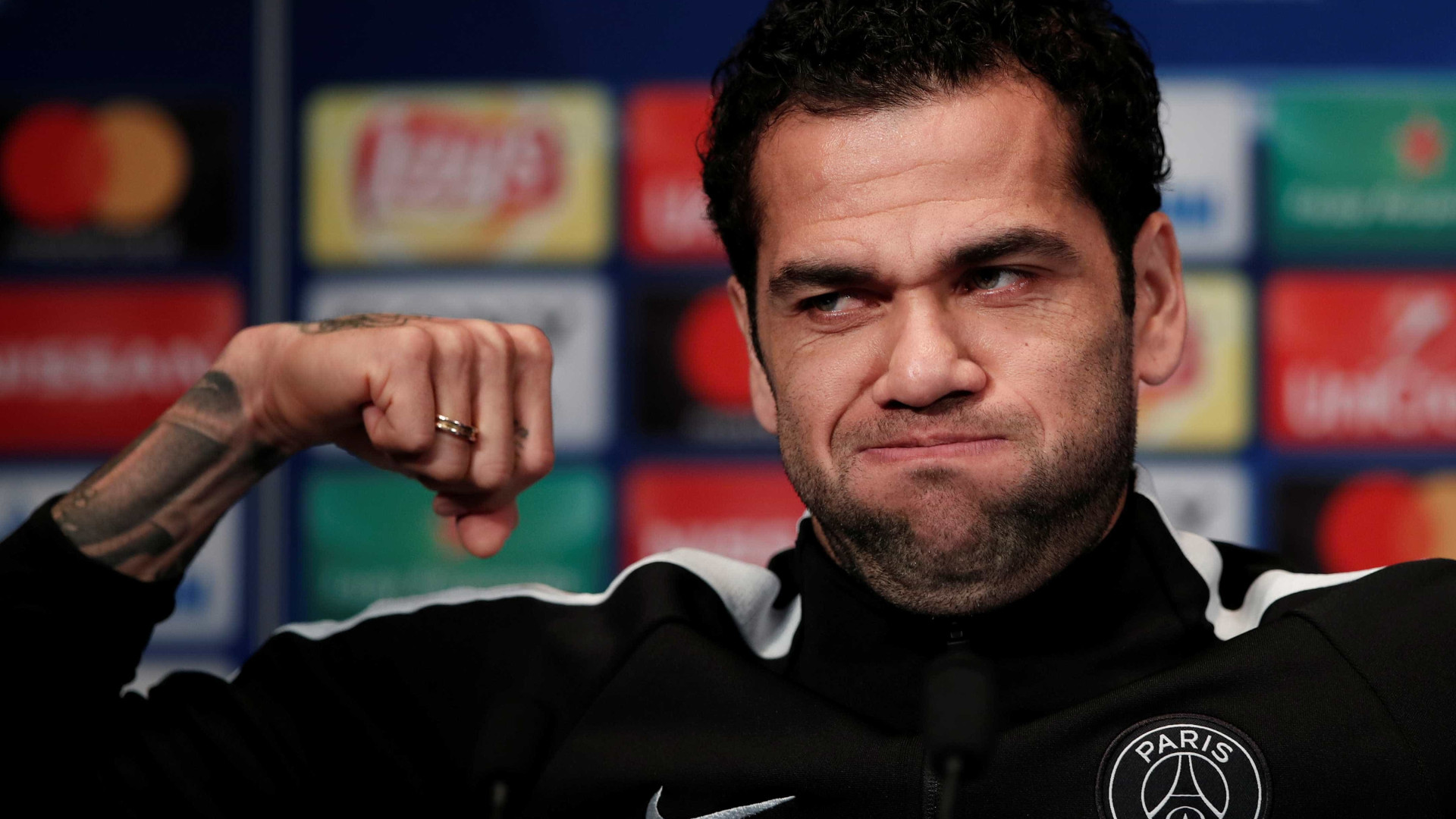 CBF realiza exames, e decisão sobre Daniel Alves sai nesta sexta