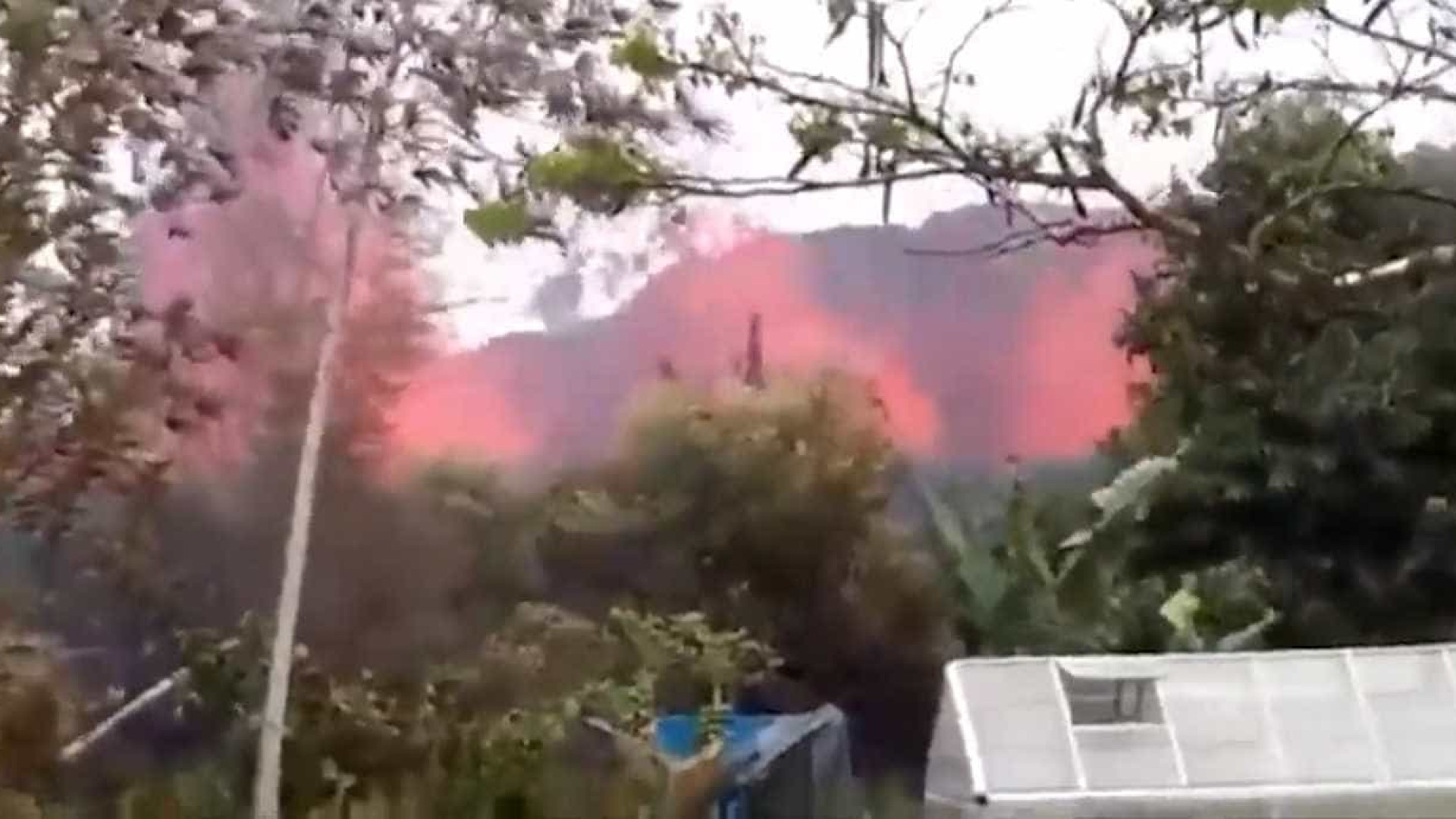 Erupção de vulcão no Havai pode lançar pedras do tamanho de frigoríficos