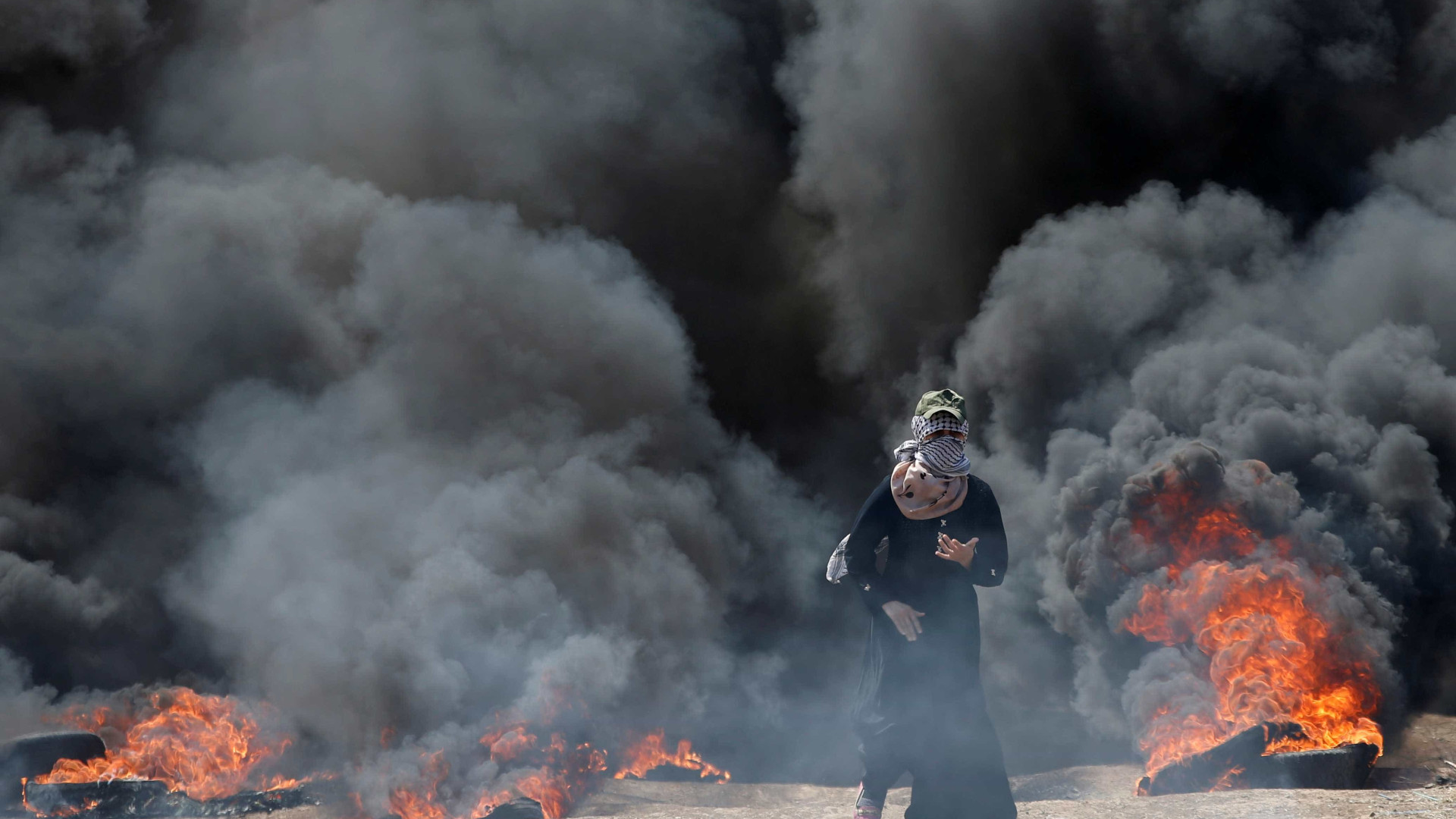 Ato contra embaixada dos EUA deixa 10 mortos e 500 feridos em Gaza