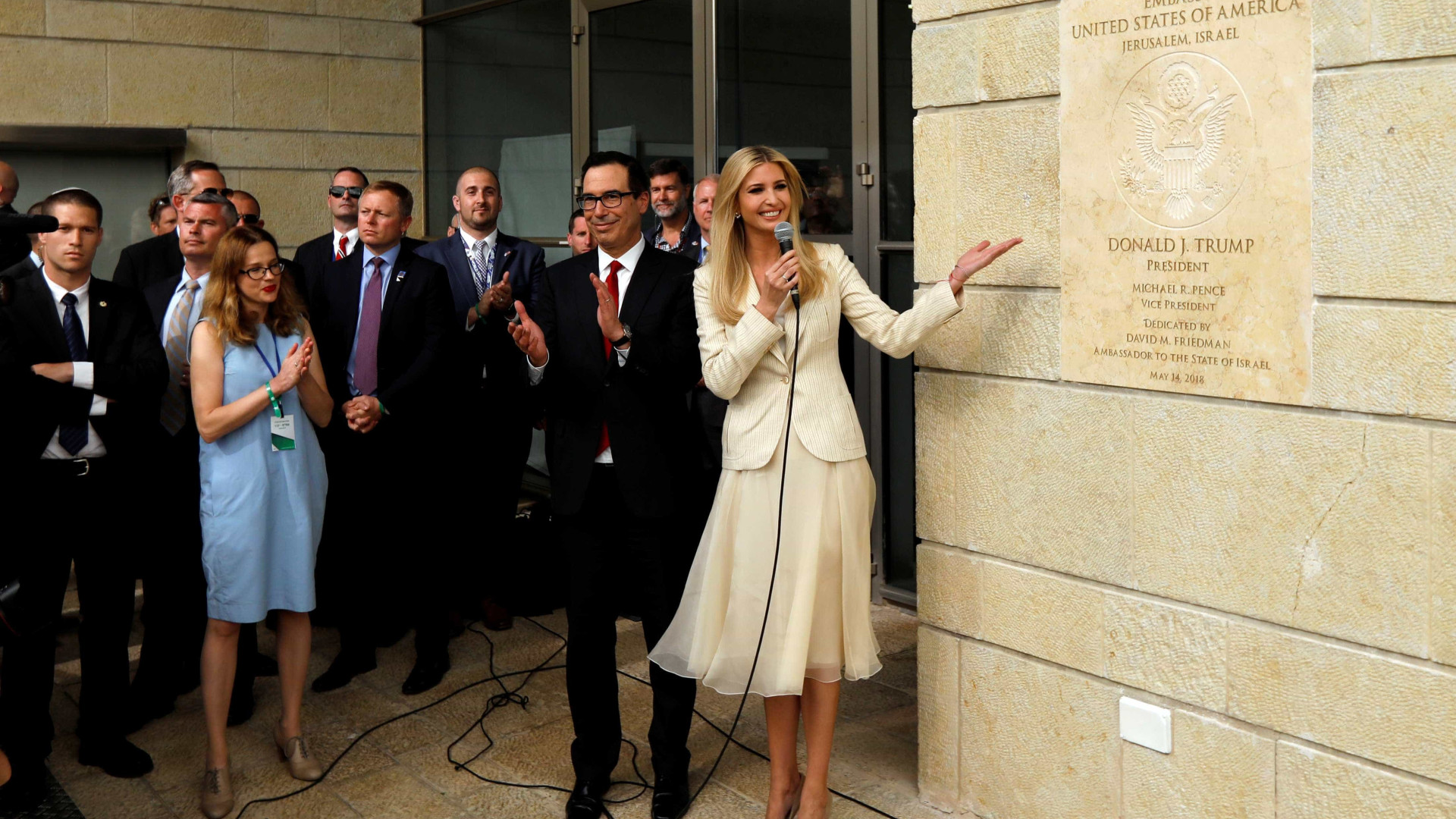 Em meio a protestos, EUA inauguram embaixada em Jerusalém