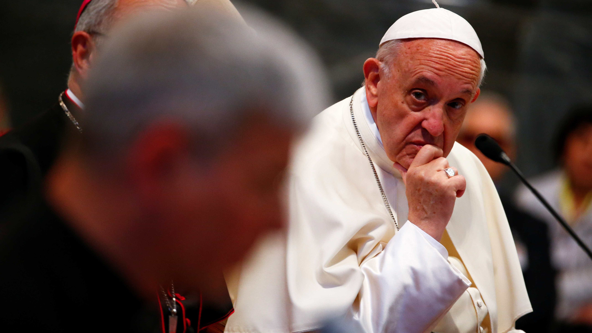 Antes de ver Papa, bispos chilenos pedem perdão por abusos