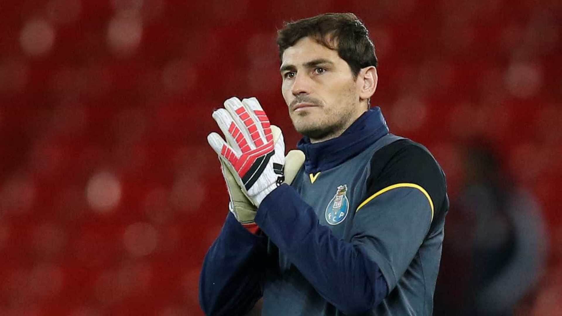 Aos 36 anos, Iker Casillas renova contrato com o Porto