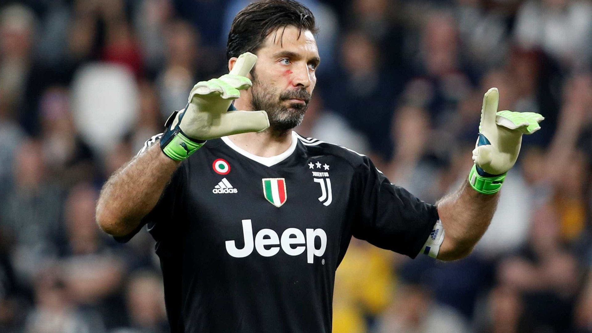 PSG oferece contrato de dois anos a Buffon, diz jornal francês