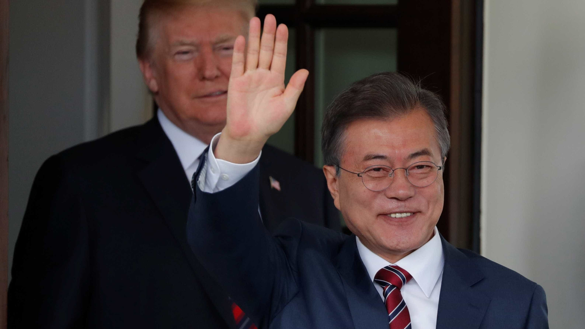 Presidente da Coreia do Sul pede 'diálogo' entre Trump e Kim