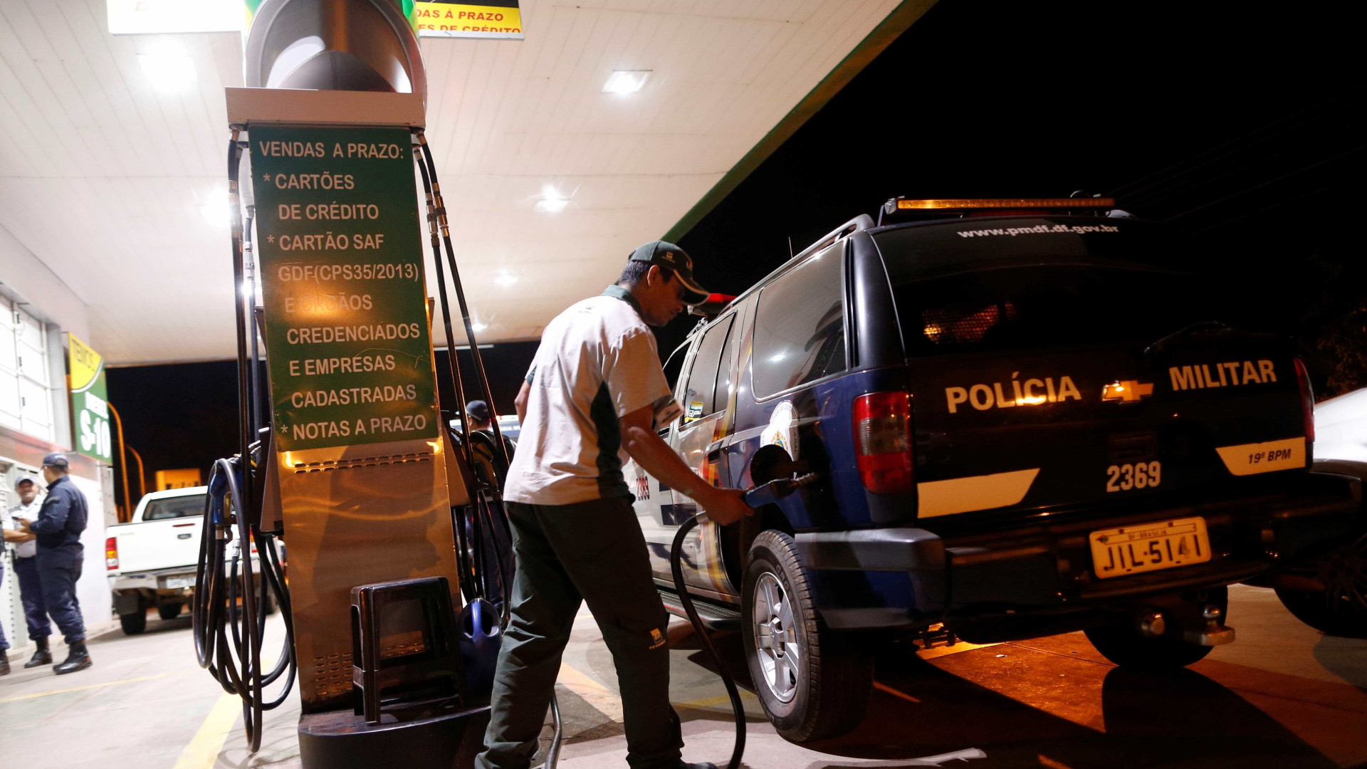 EUA alertam sobre falta de combustível e comida em viagens ao Brasil