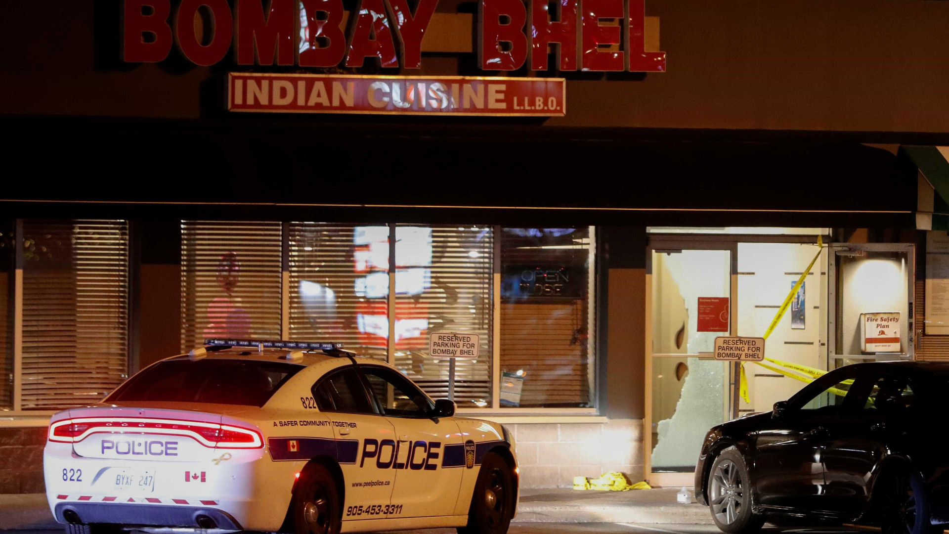Homens encapuzados detonam bomba em restaurante no Canadá