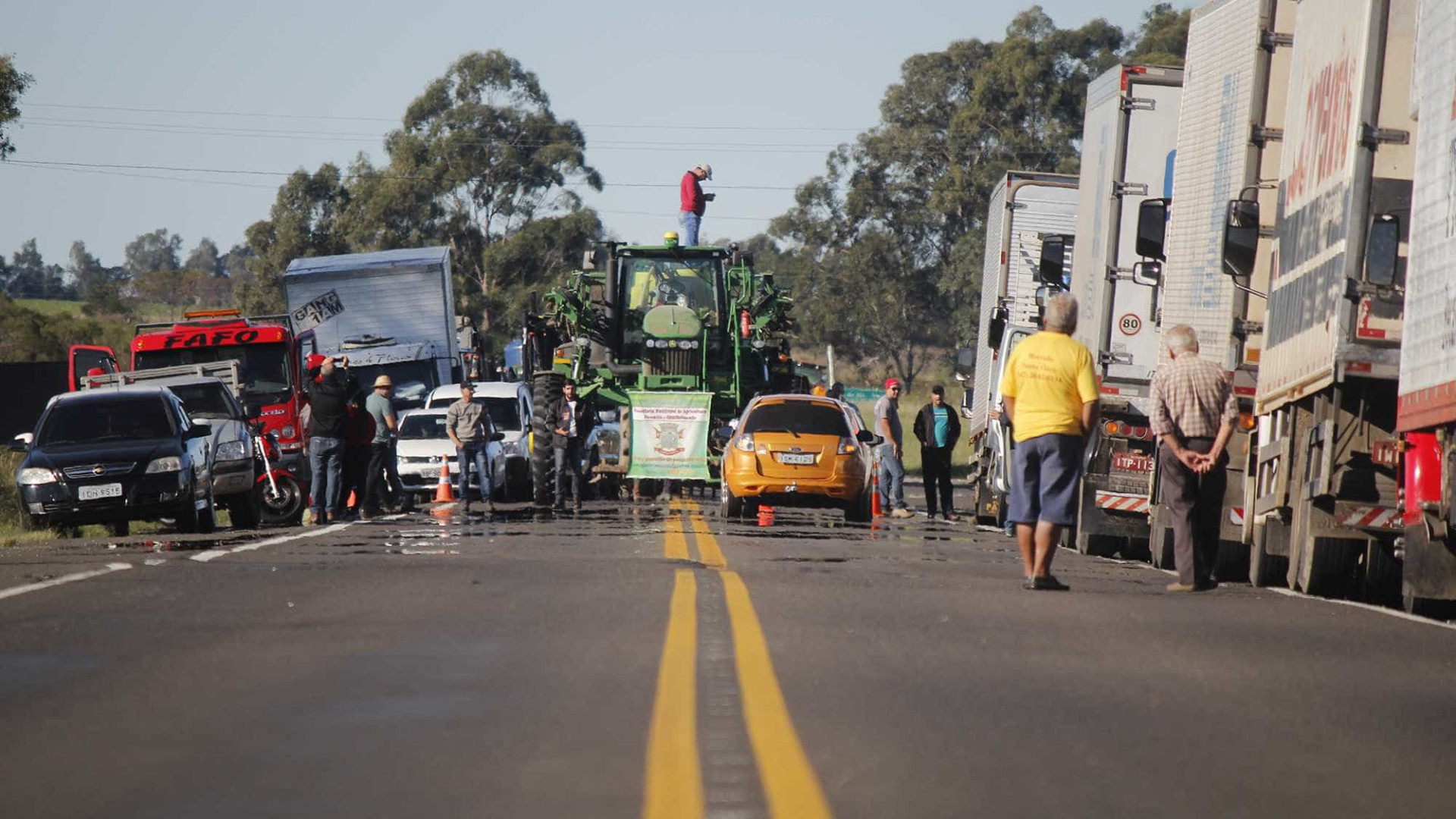 Caminhoneiros decidirão em cada local sobre suspender greve