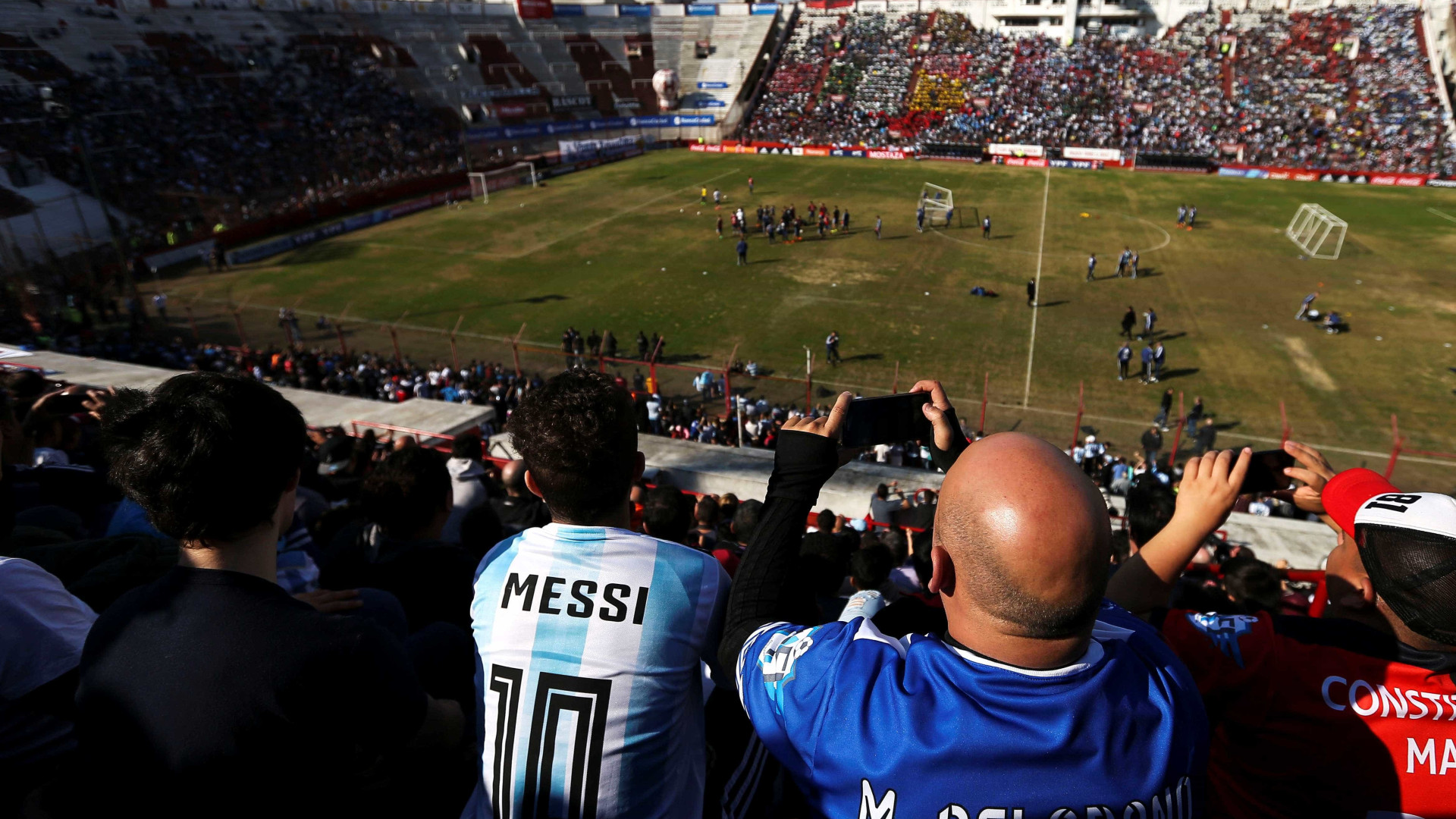 Com Messi festejado, último treino aberto da Argentina reúne 30 mil