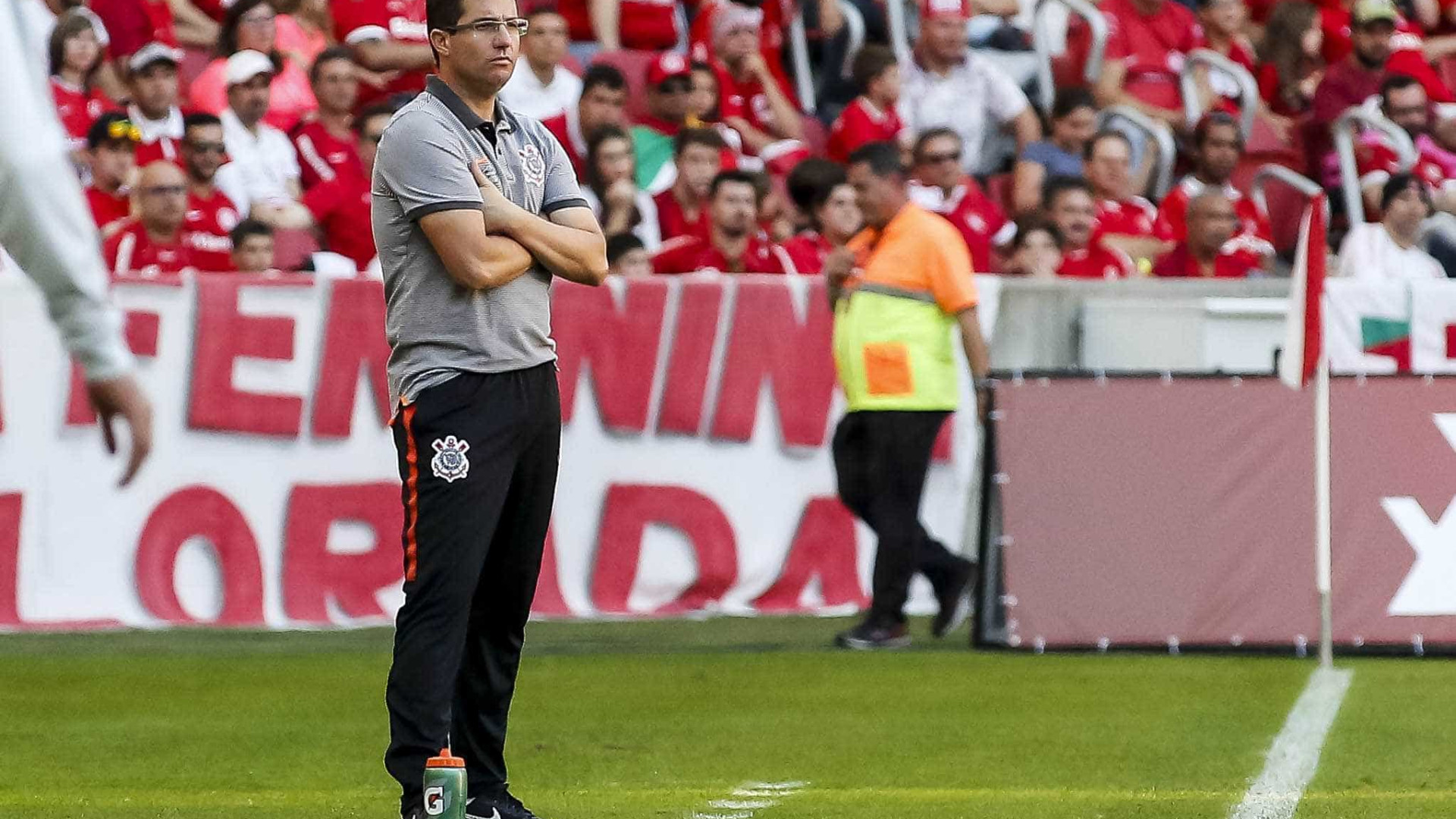 Após queda de Osmar Loss, Corinthians corre para salvar a temporada