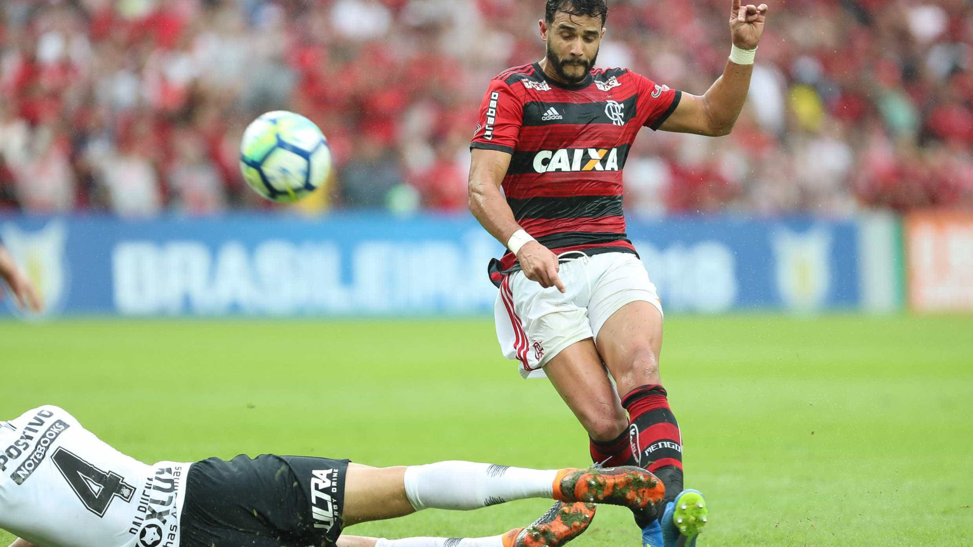 Dourado marca após dois meses, e Flamengo vence Cruzeiro