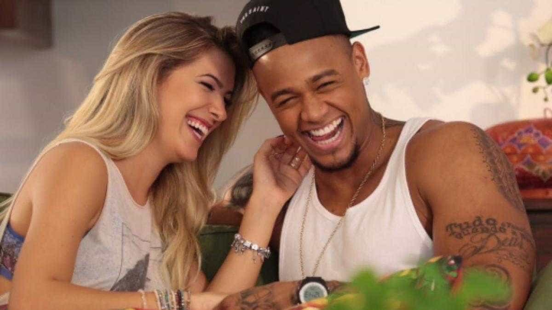 Léo Santana e Lore Improta namoram 'sem rótulo' e planejam casamento