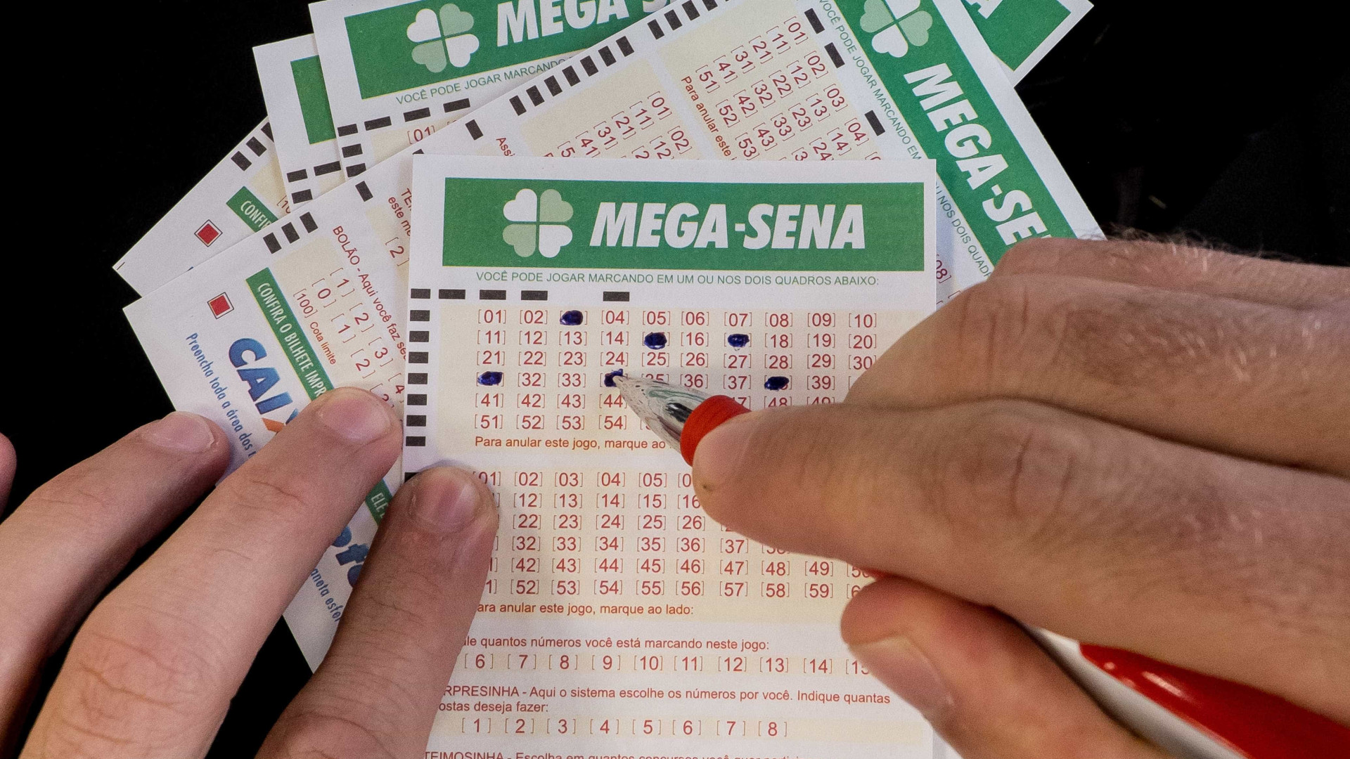 Mega-Sena pode pagar prêmio de R$ 6 milhões neste sábado