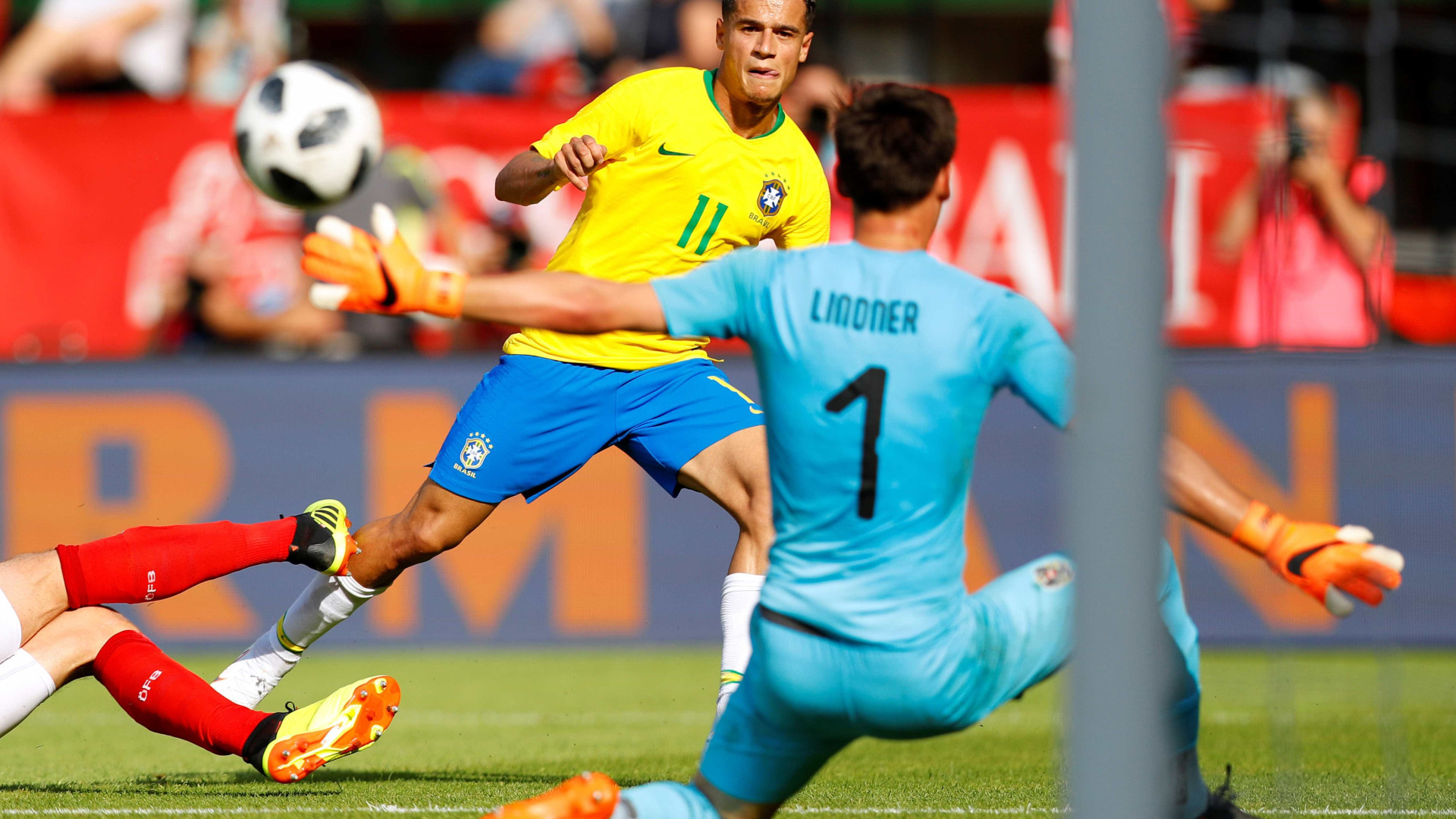 Coutinho e Jesus destacam boa atuação do Brasil contra a Áustria