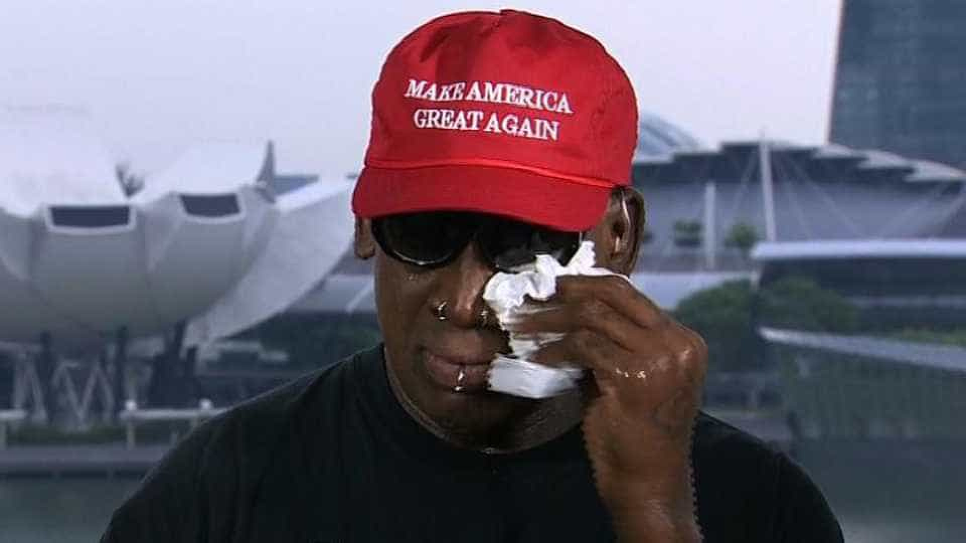 Dennis Rodman chora e diz que Kim 'está tentando mudar seu povo'