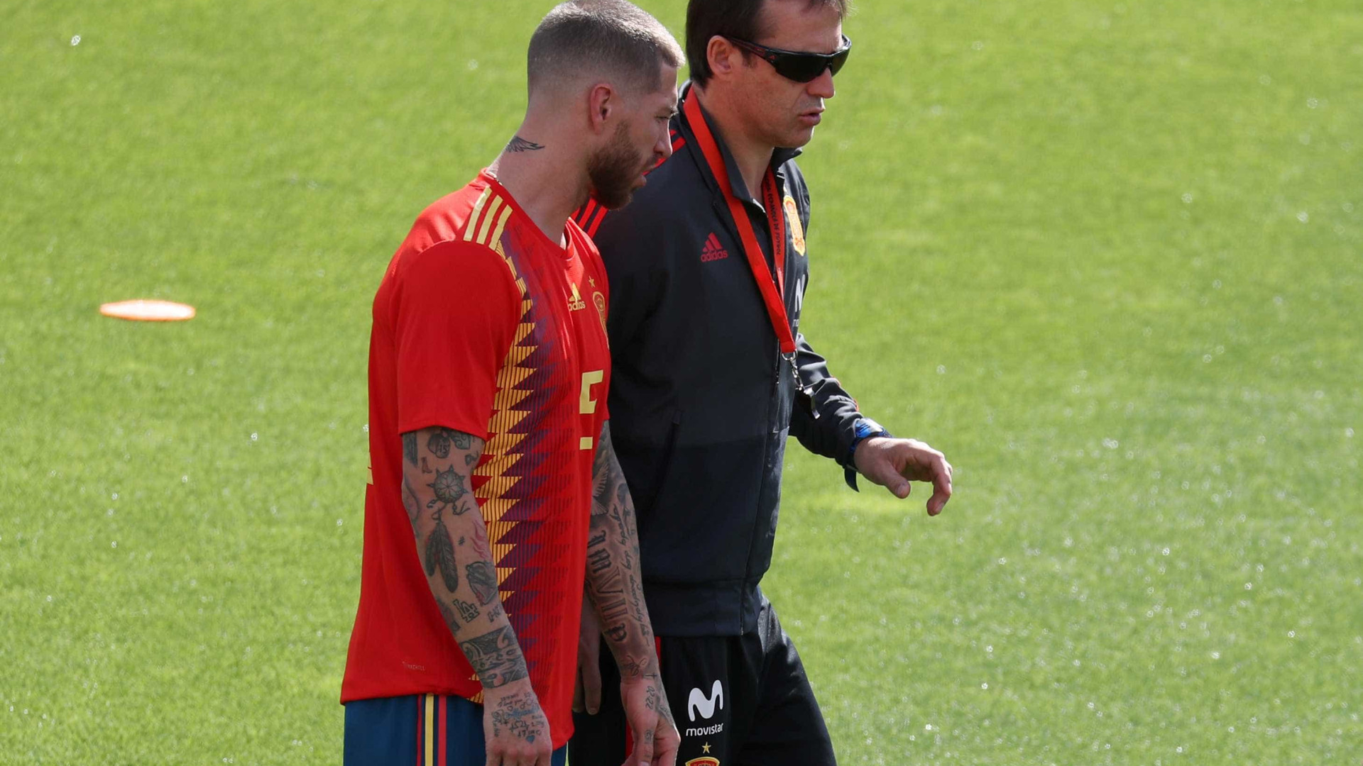 Sergio Ramos se manifesta pelo Twitter após demissão de técnico