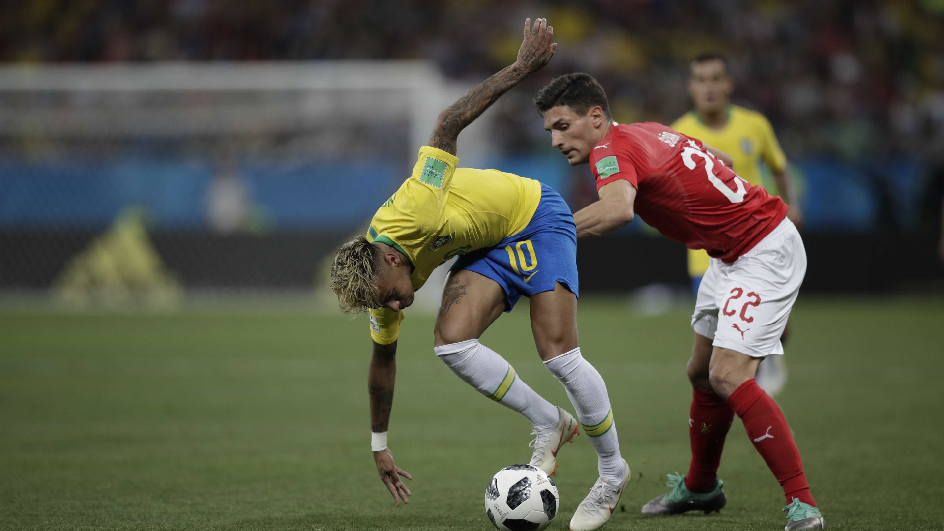 Com Neymar apagado, Brasil joga mal e só empata com a Suíça