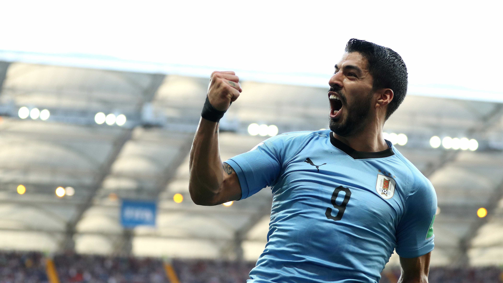 Uruguai vence a Arábia Saudita e vai às oitavas; Rússia também passa