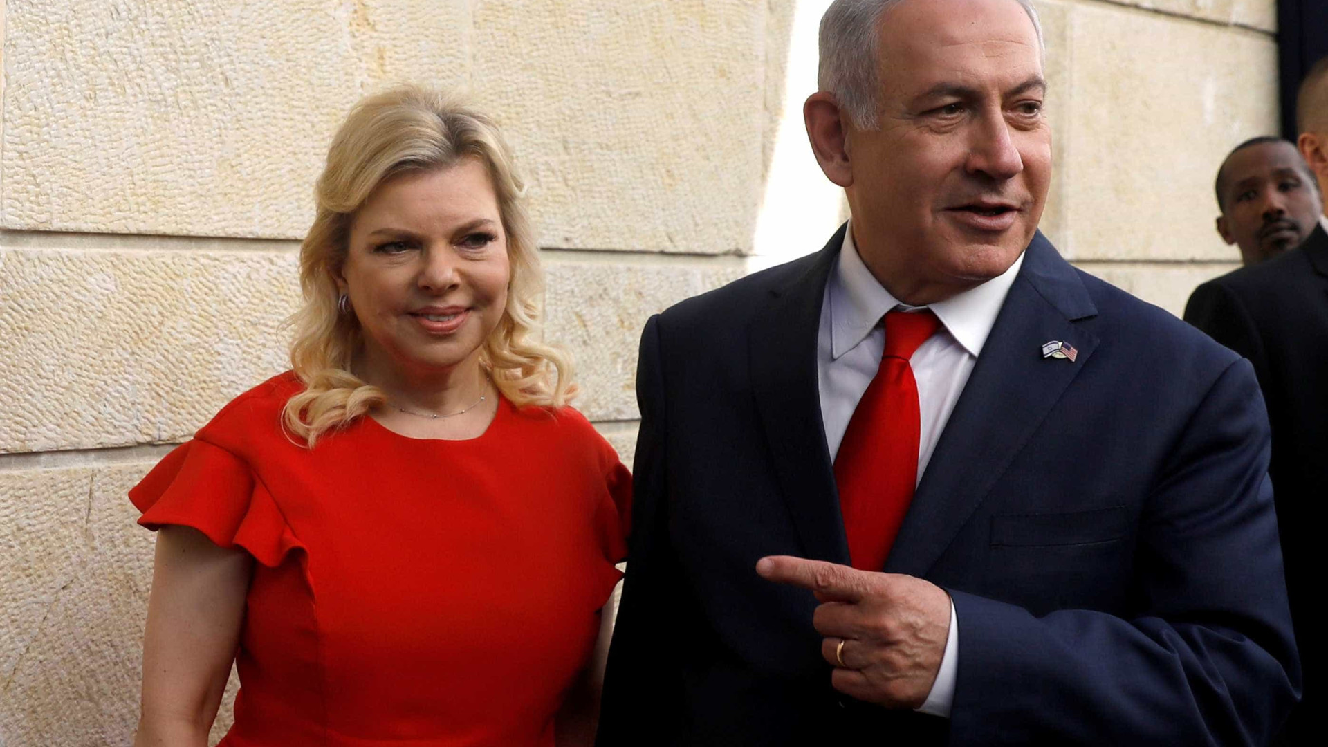 Esposa de premier israelense é acusada de fraude e abuso de poder