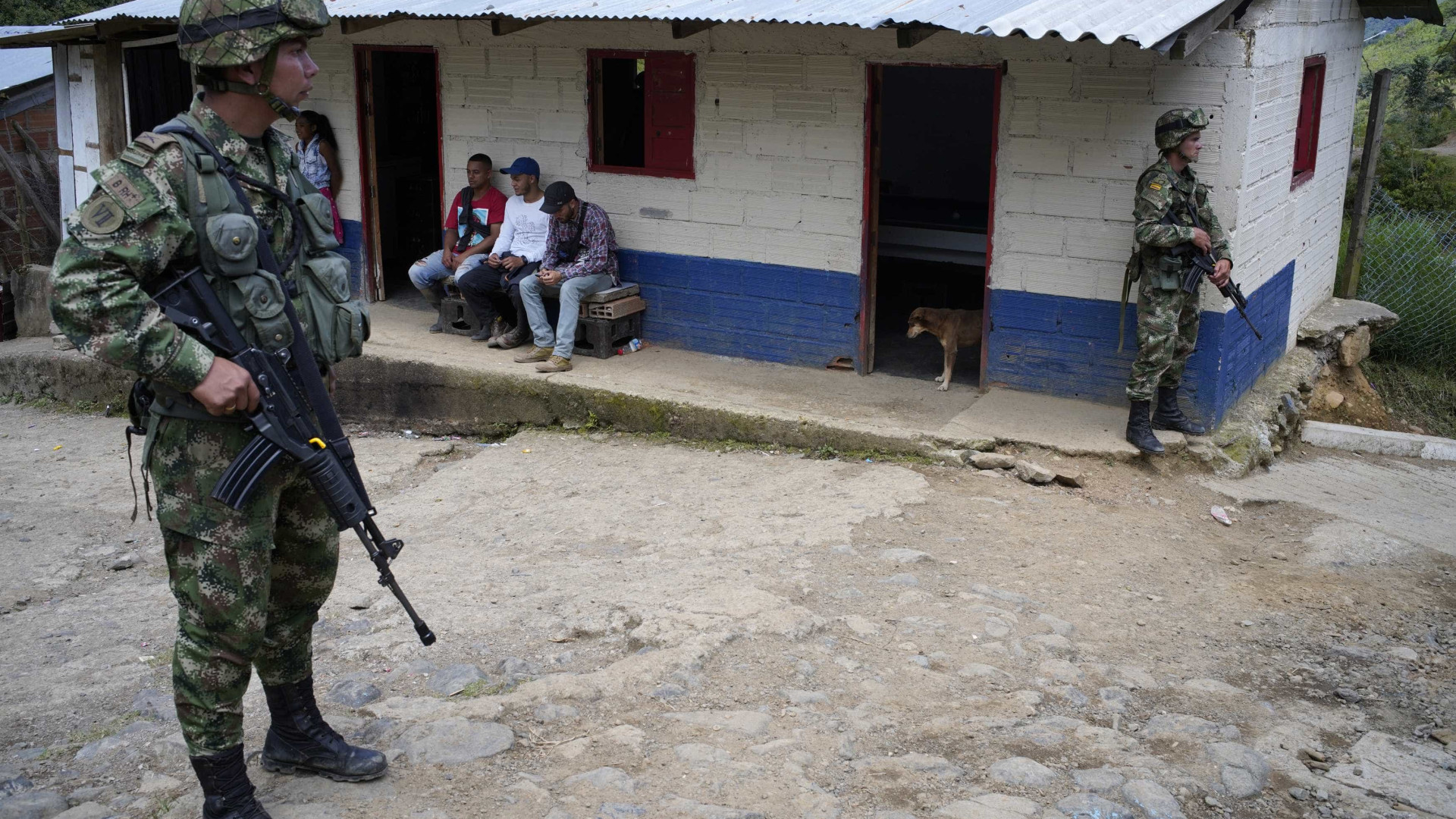 Equador envia delegação para identificar corpos na Colômbia