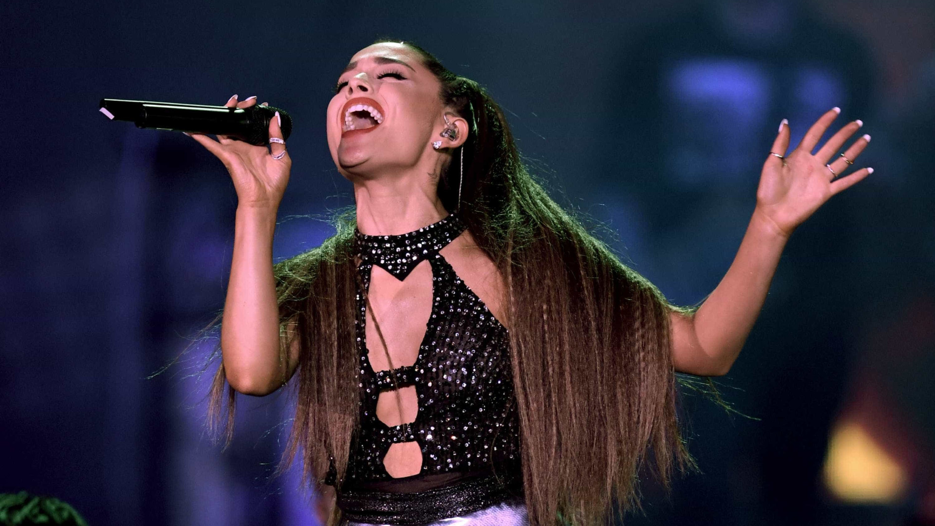 Ariana Grande anuncia documentrio da turn 'Dangerous World'