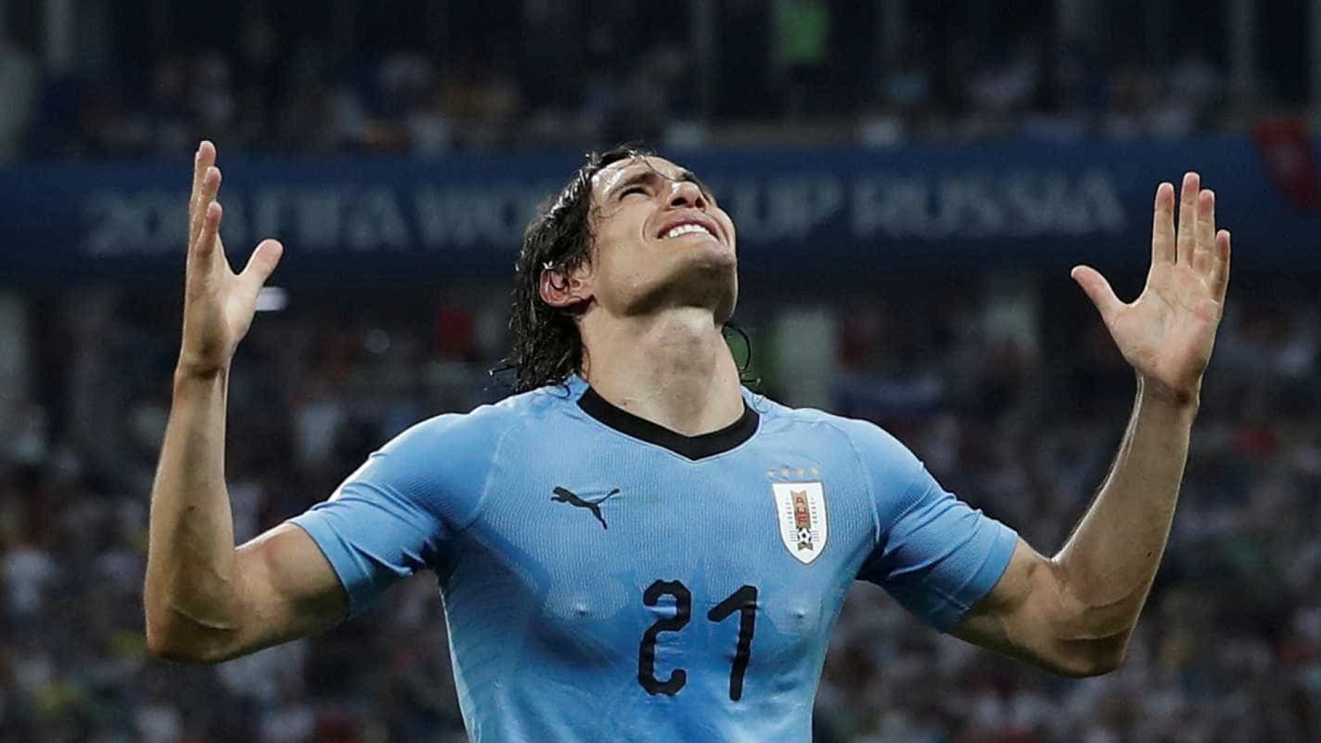 Cavani se emociona e pede para Uruguai 'seguir sonhando'