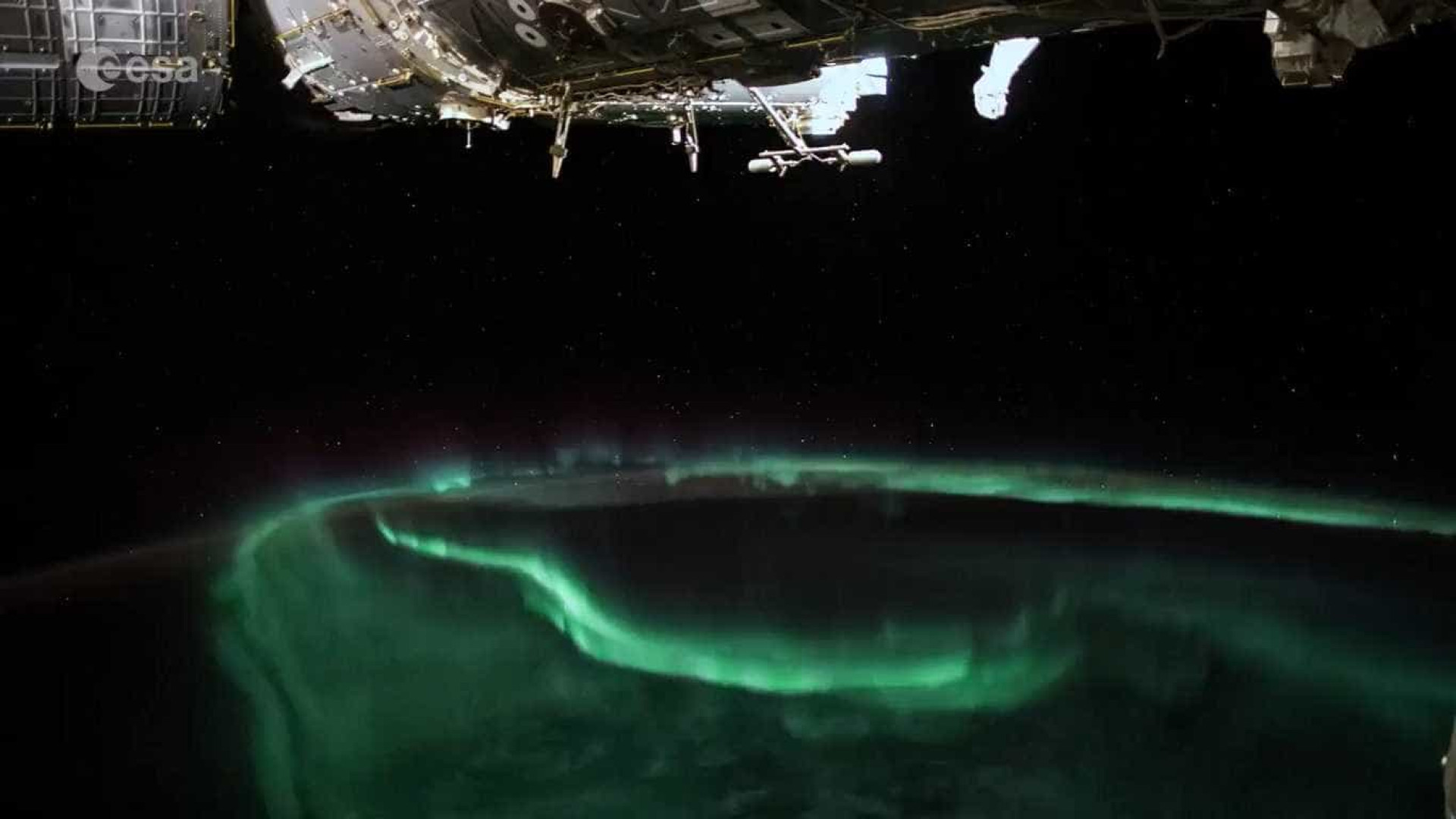 Time-lapse incrível mostra aurora boreal vista do espaço; vídeo