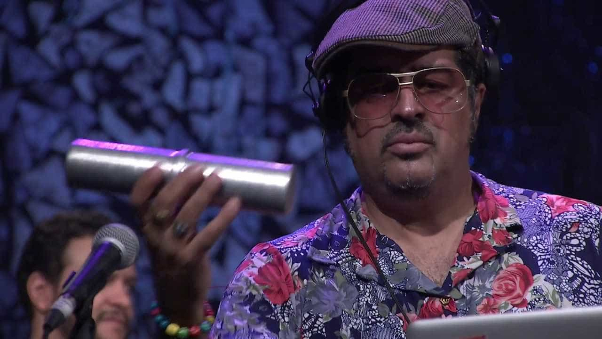DJ Hum lança primeiro CD solo em 30 anos anos de carreira