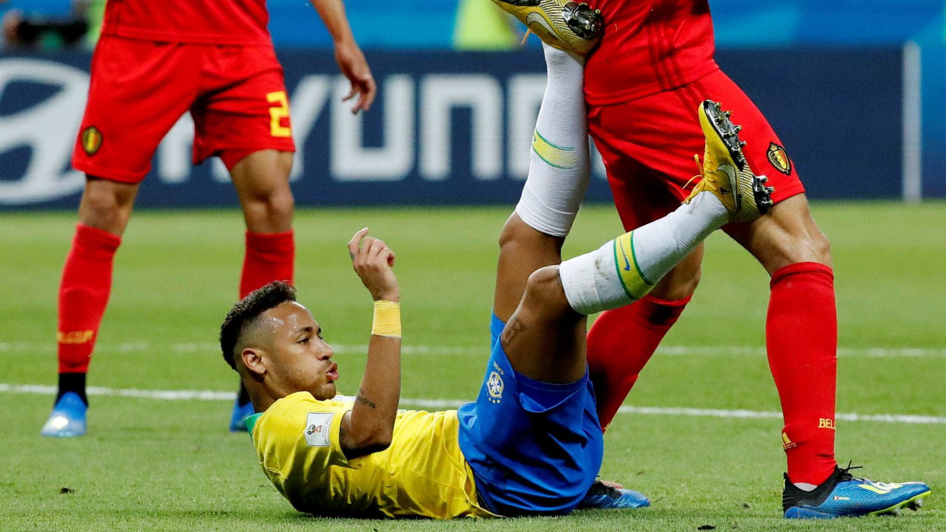 Van Basten critica Neymar e diz que ‘simular não é uma boa atitude’