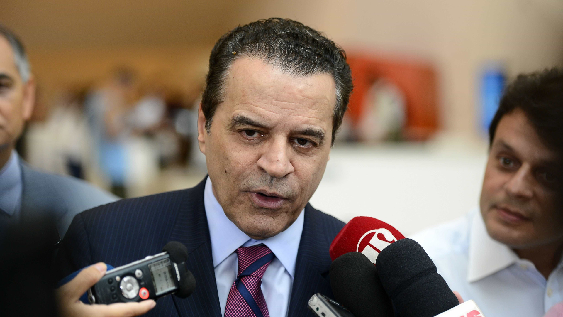 Justiça manda soltar ex-ministro Henrique Alves