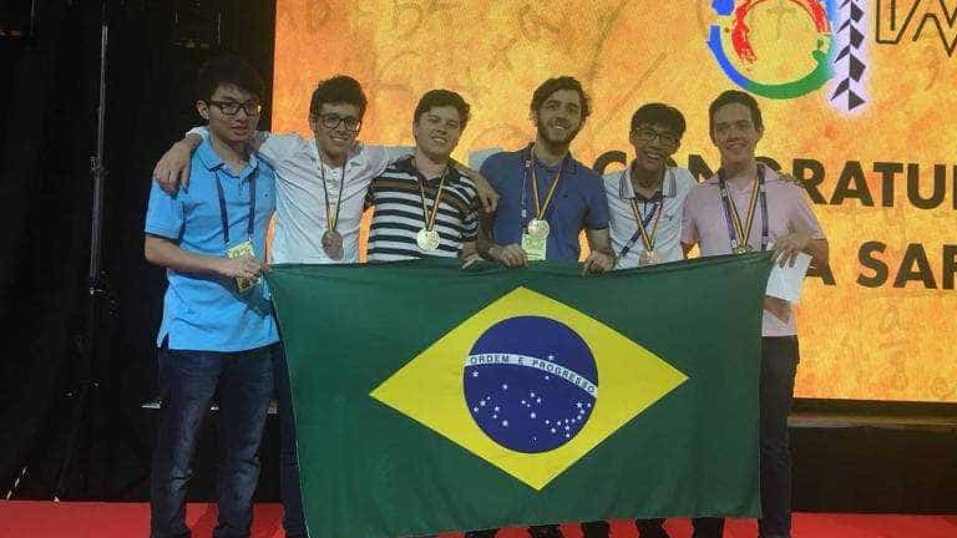 Aluno brasileiro leva ouro na olimpíada mundial de matemática