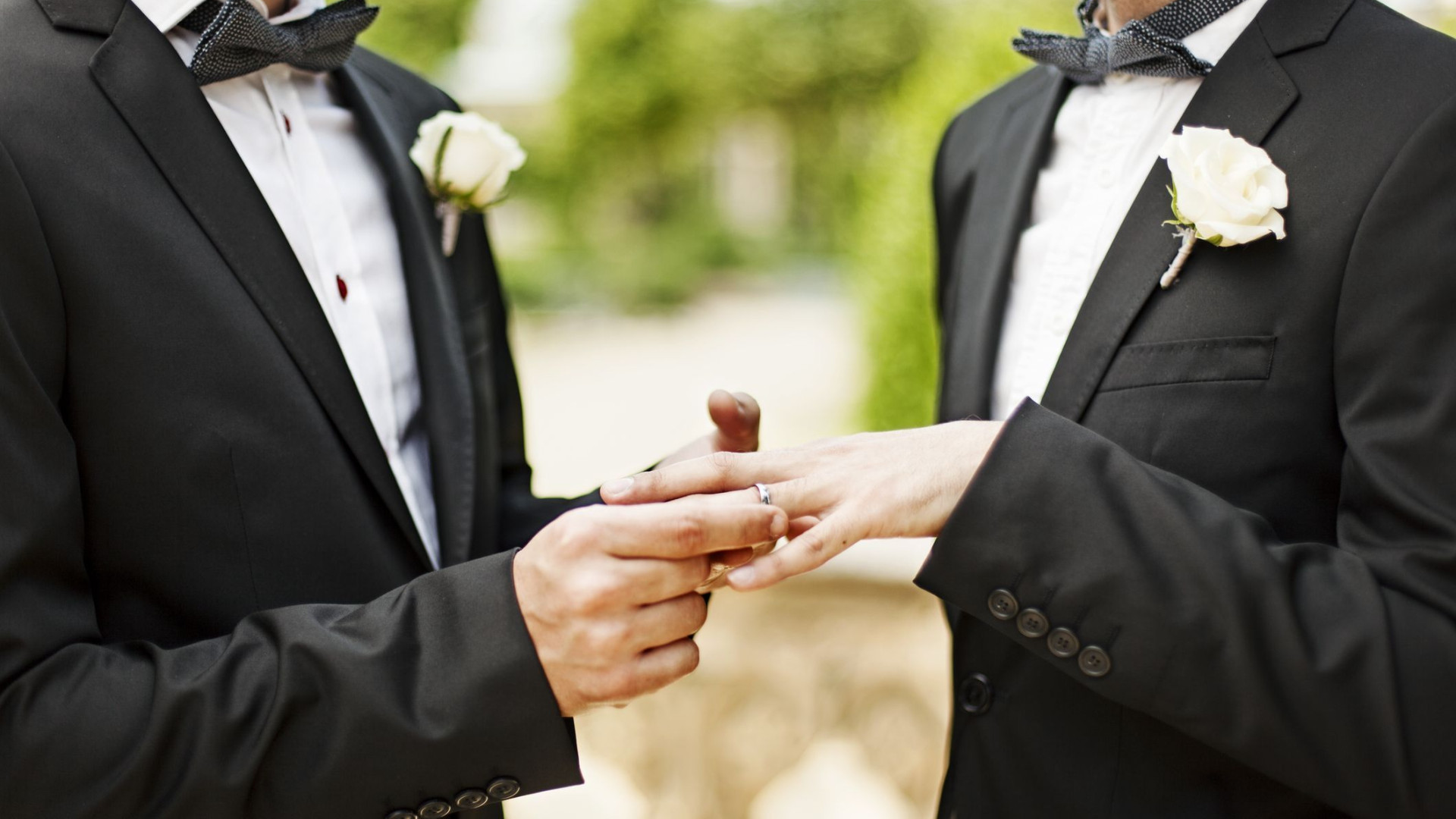 Padre deixa o sacerdócio para casar com o namorado