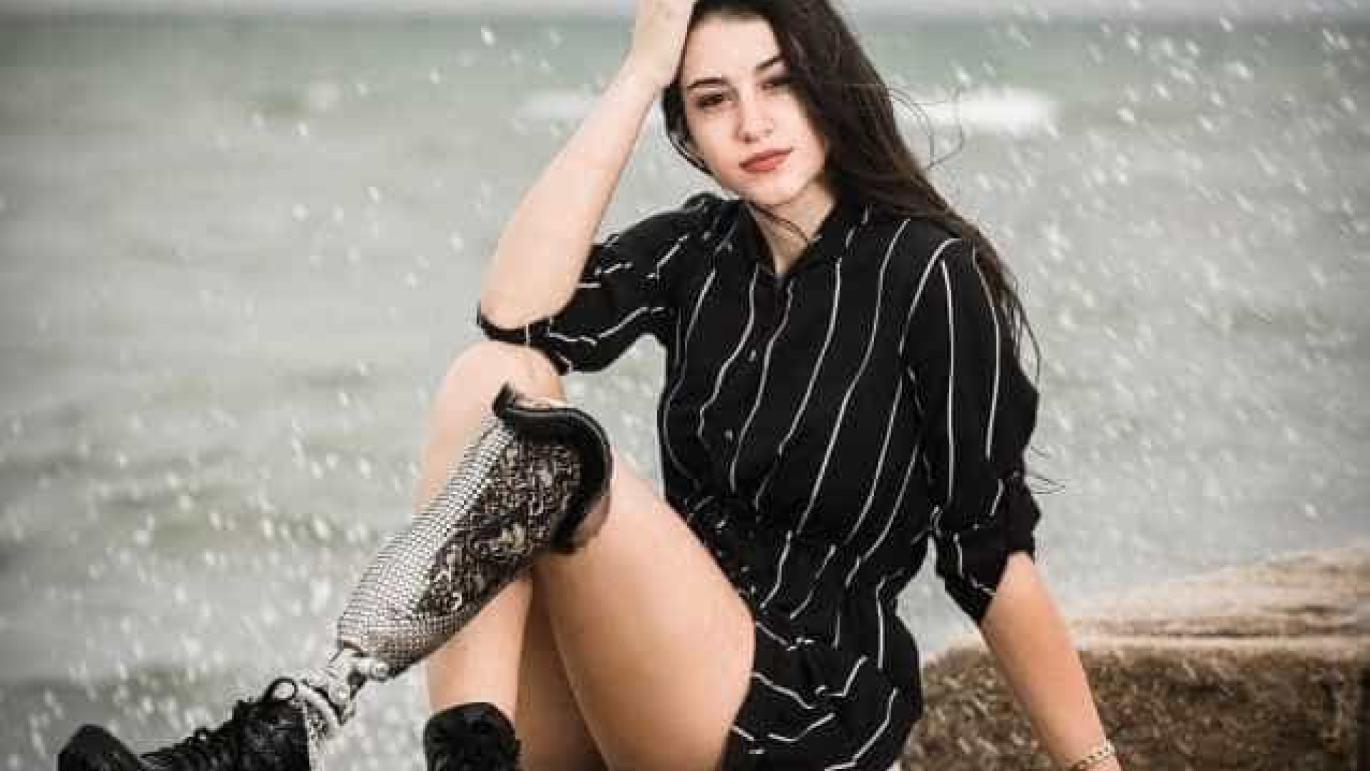 Modelo desfilará no Miss Itália com prótese na perna