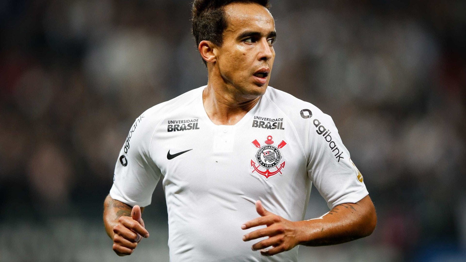 Corinthians aposta em Jadson para comandar virada contra o Cruzeiro