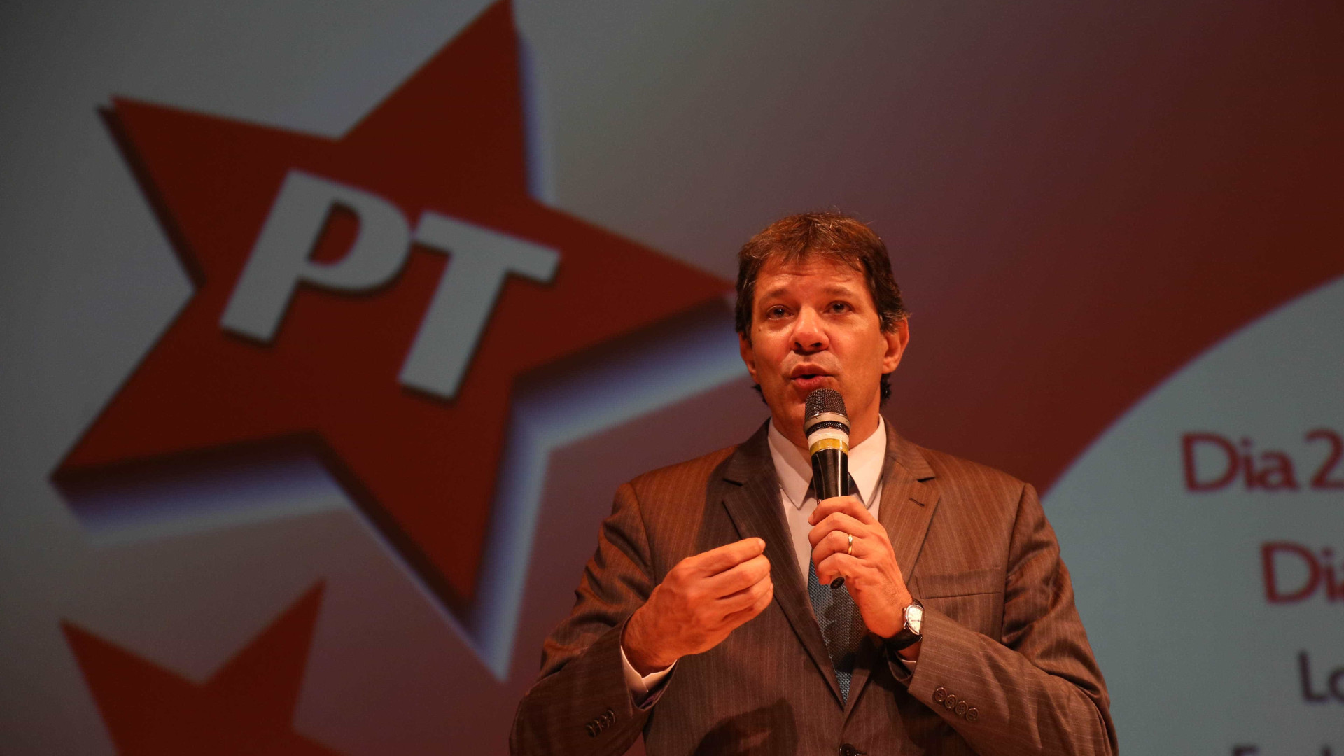 Haddad cancela ato em SP para driblar anúncio antecipado de candidatura