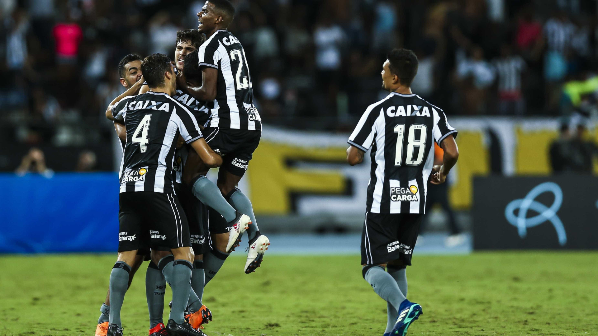 Com um gol no final, Paraná empata com Botafogo na Vila Capanema