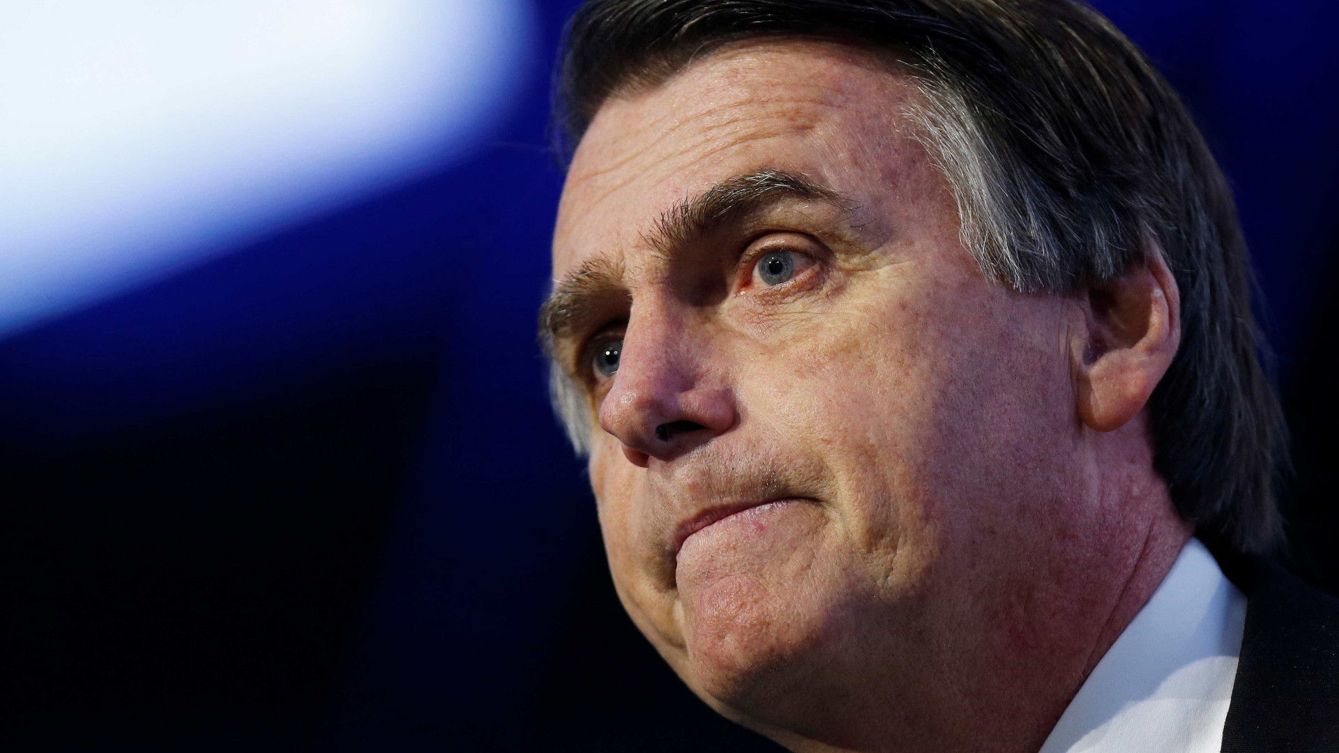 Sob gritos de 'mito', Bolsonaro anuncia general MourÃ£o como vice