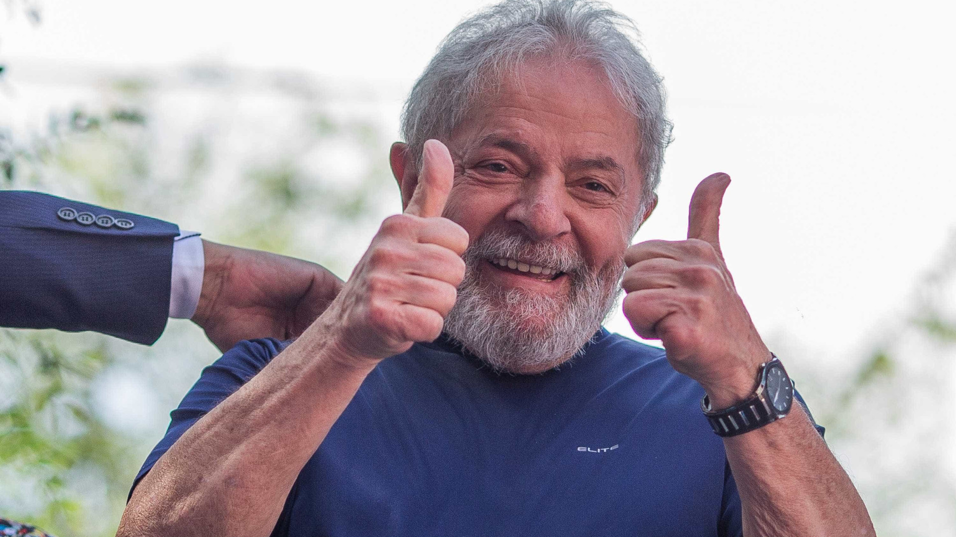 Lula sobre AÃ©cio: â€˜NÃ£o aceitou a derrota e acendeu o pavio do golpeâ€™
