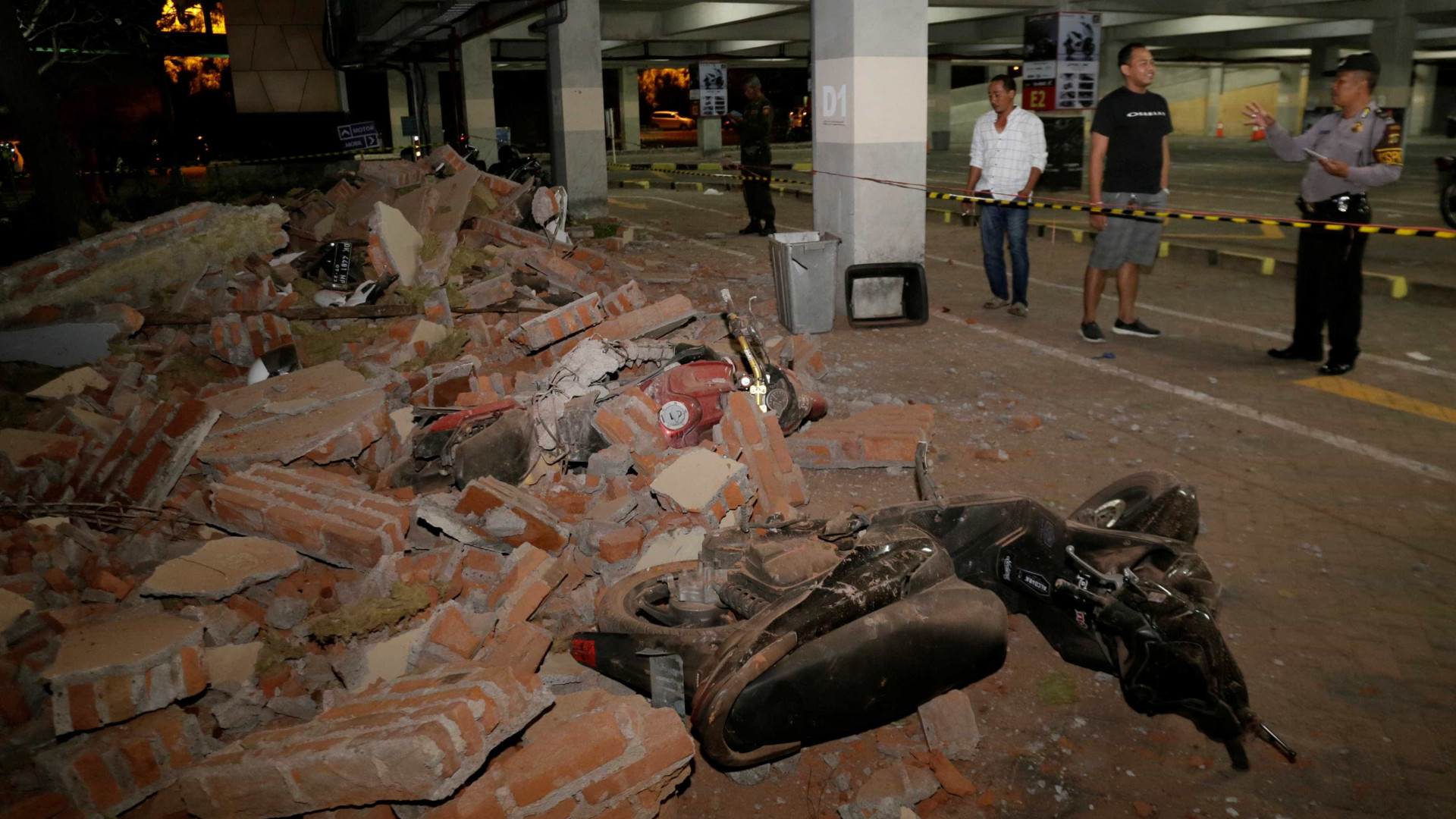 Sobe para 37 o nÃºmero de mortos em terremoto na IndonÃ©sia