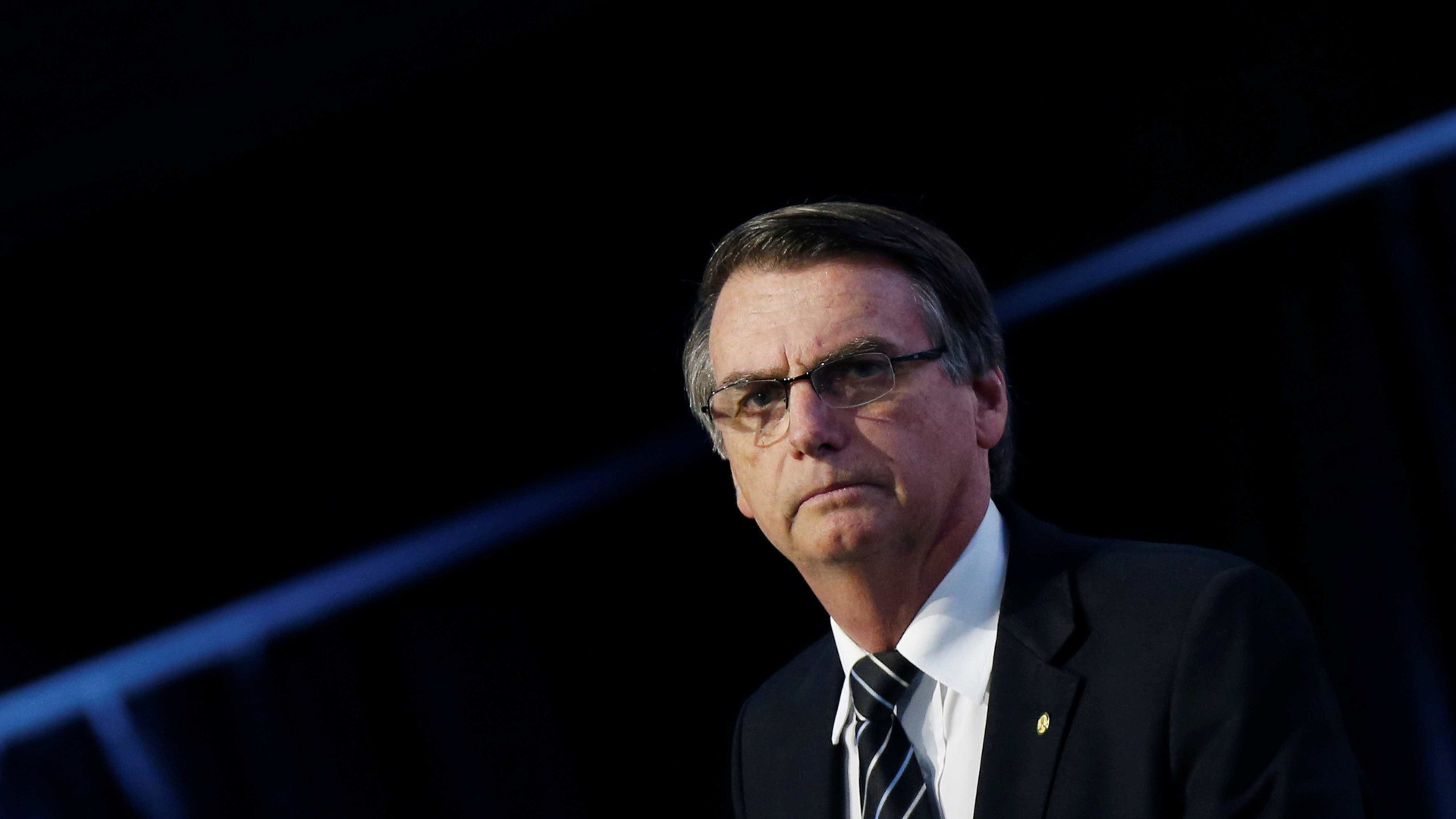 Bolsonaro retira dreno e recebe 'dieta leve', diz hospital