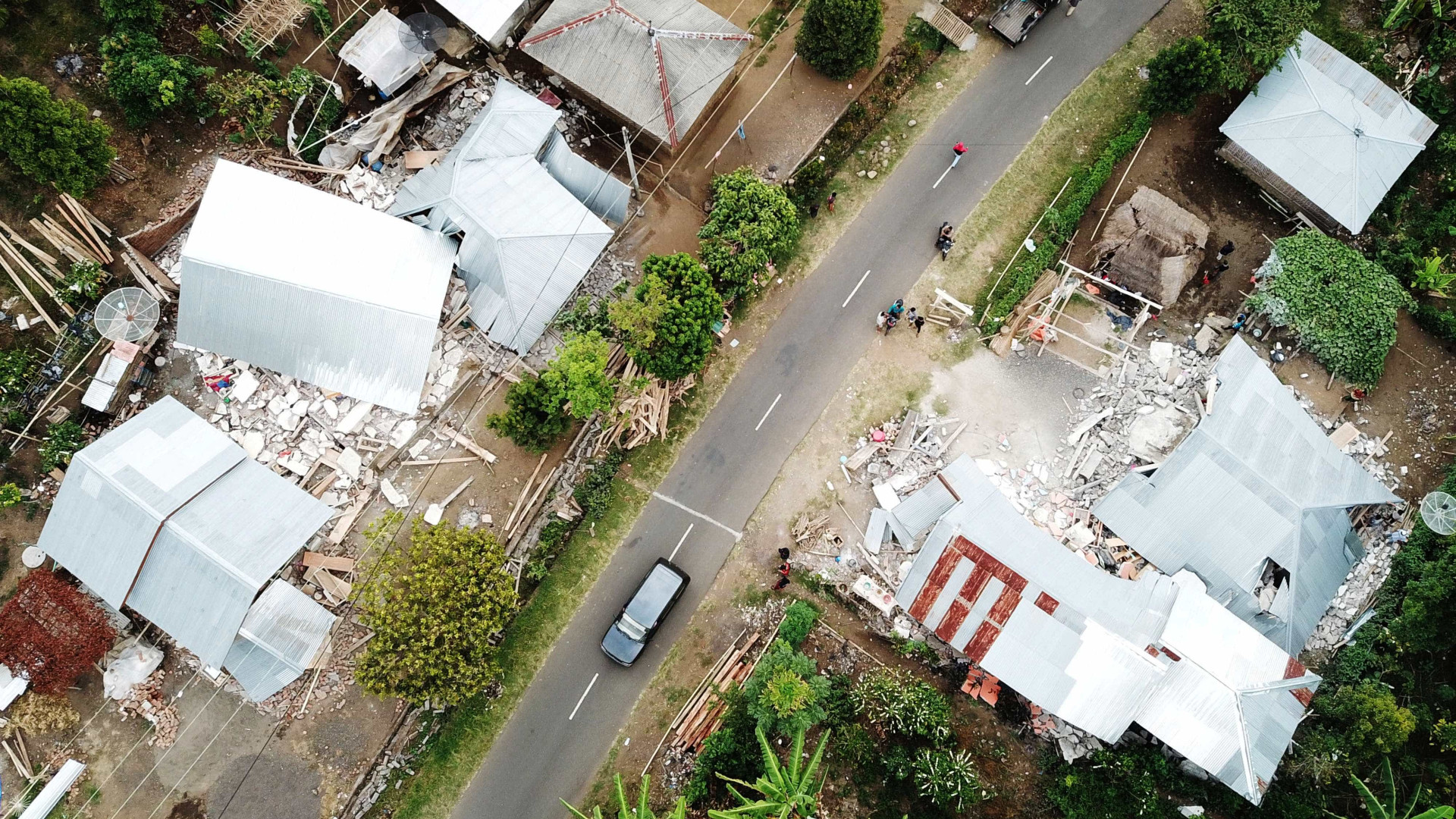 Vídeo mostra desespero durante terremoto na Indonésia nesta quinta