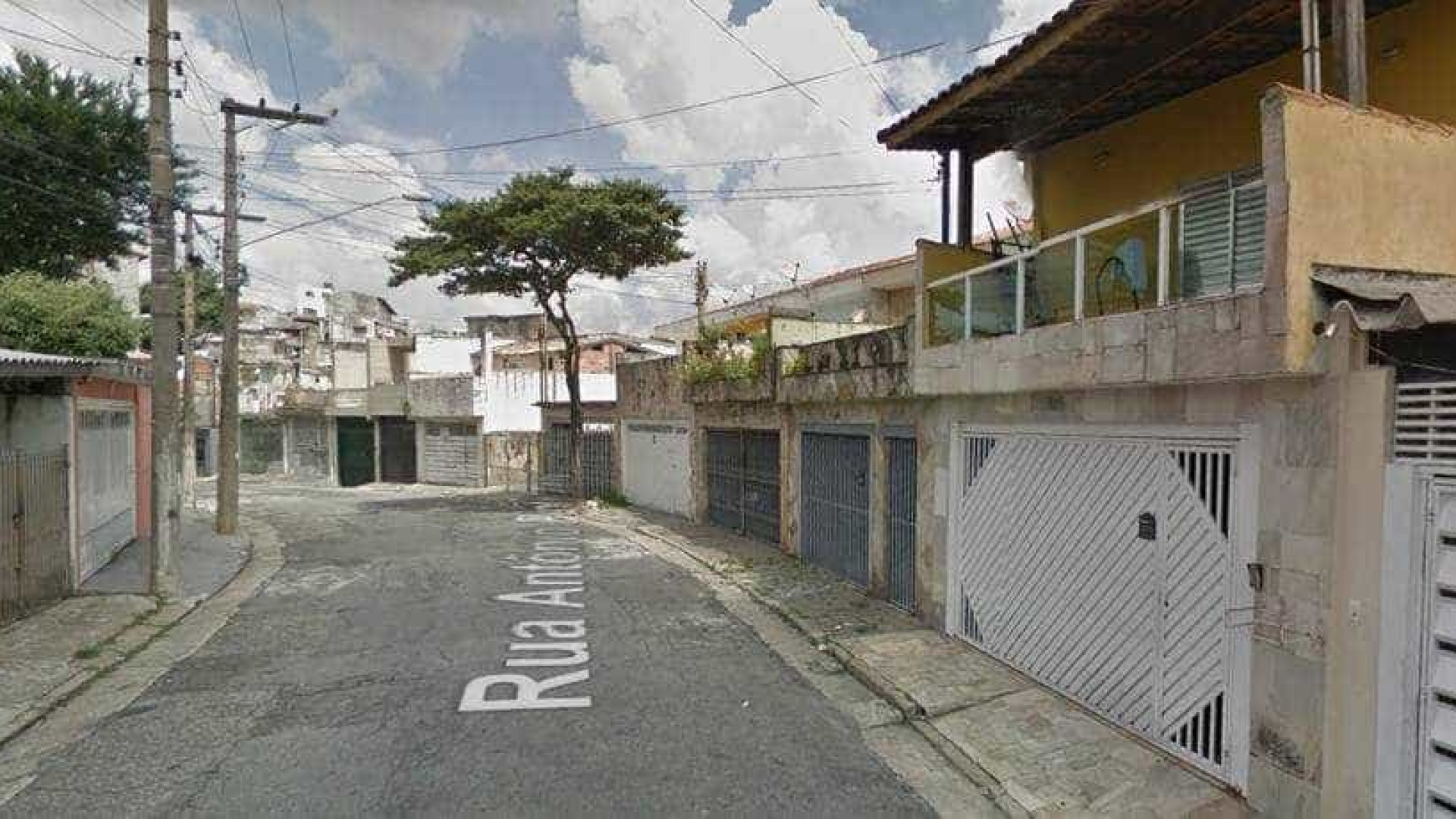 Caminhão invade casas na Vila Matilde, Zona Leste de São Paulo
