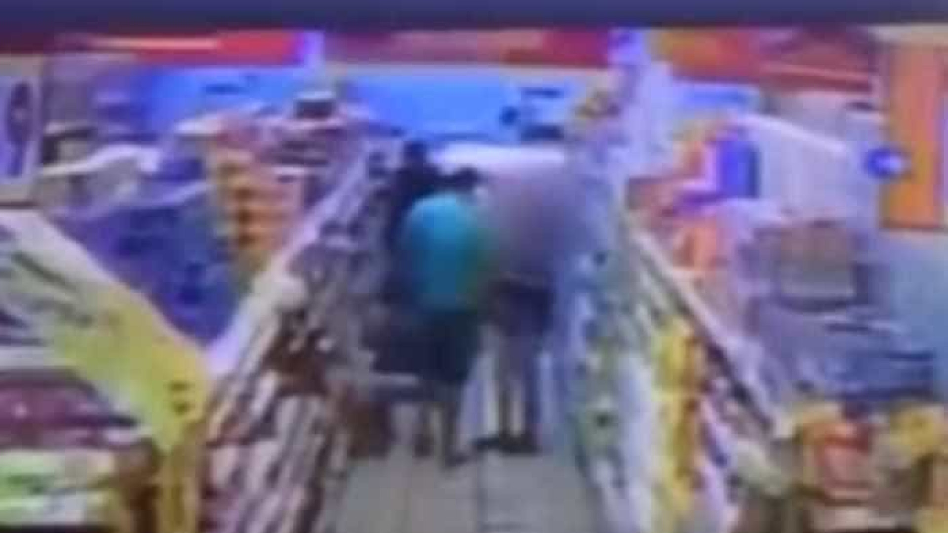 Menina de 11 anos é assediada dentro de mercado em Manaus; vídeo