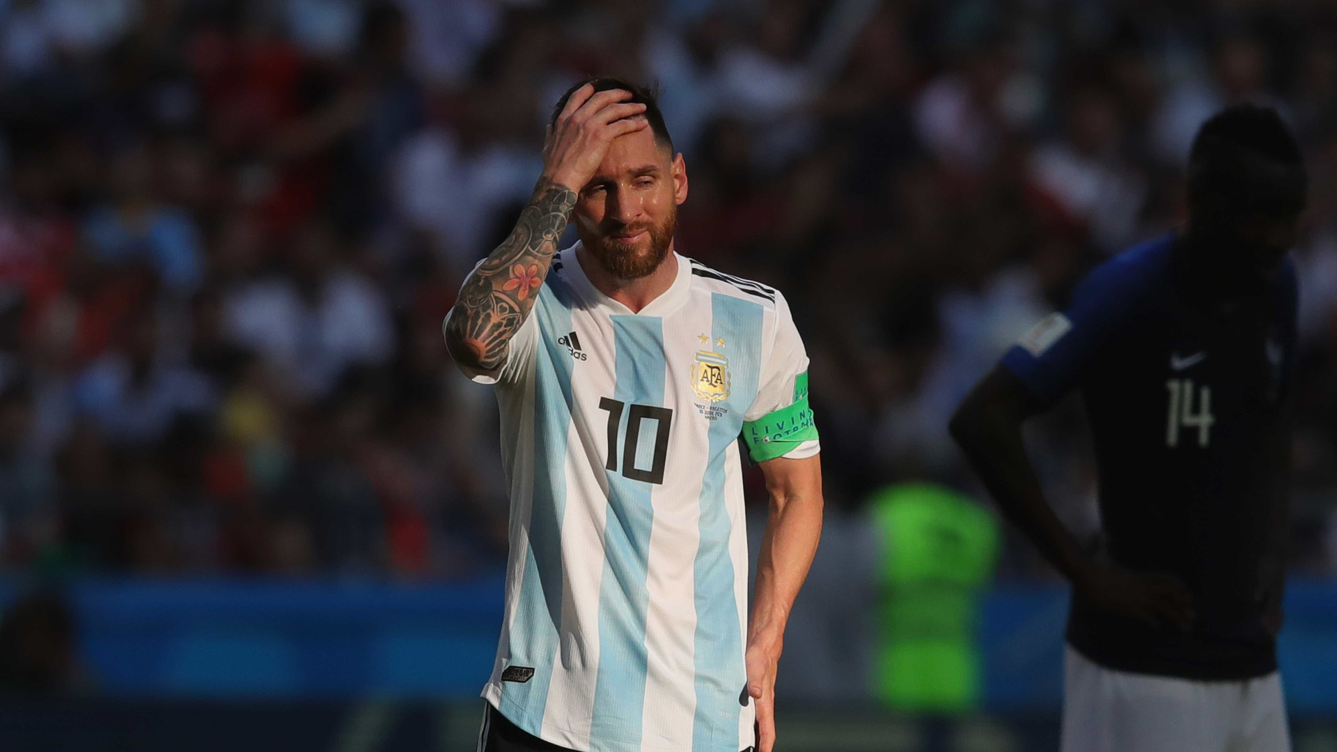 Messi tira 'férias' da seleção e pede para não jogar mais em 2018