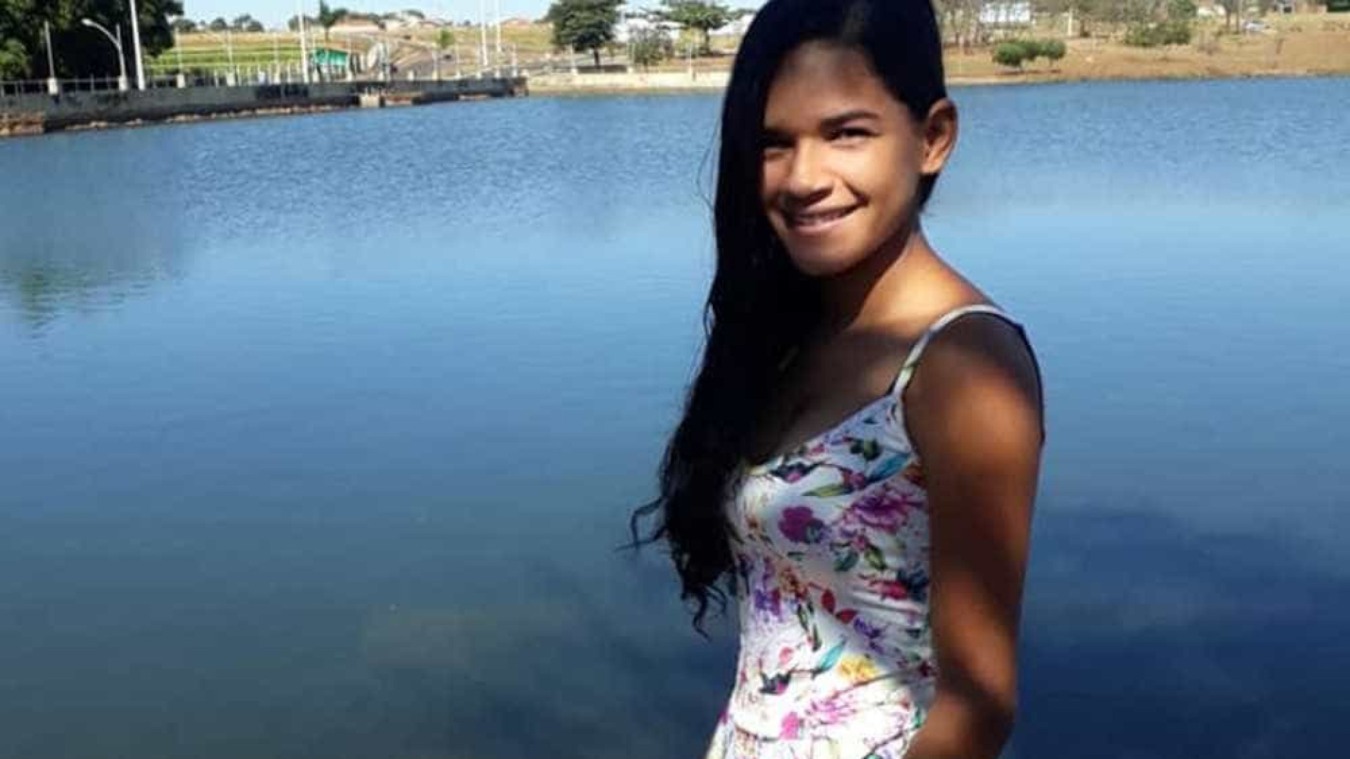 Adolescente achada amordaçada foi assassinada pela ex do namorado