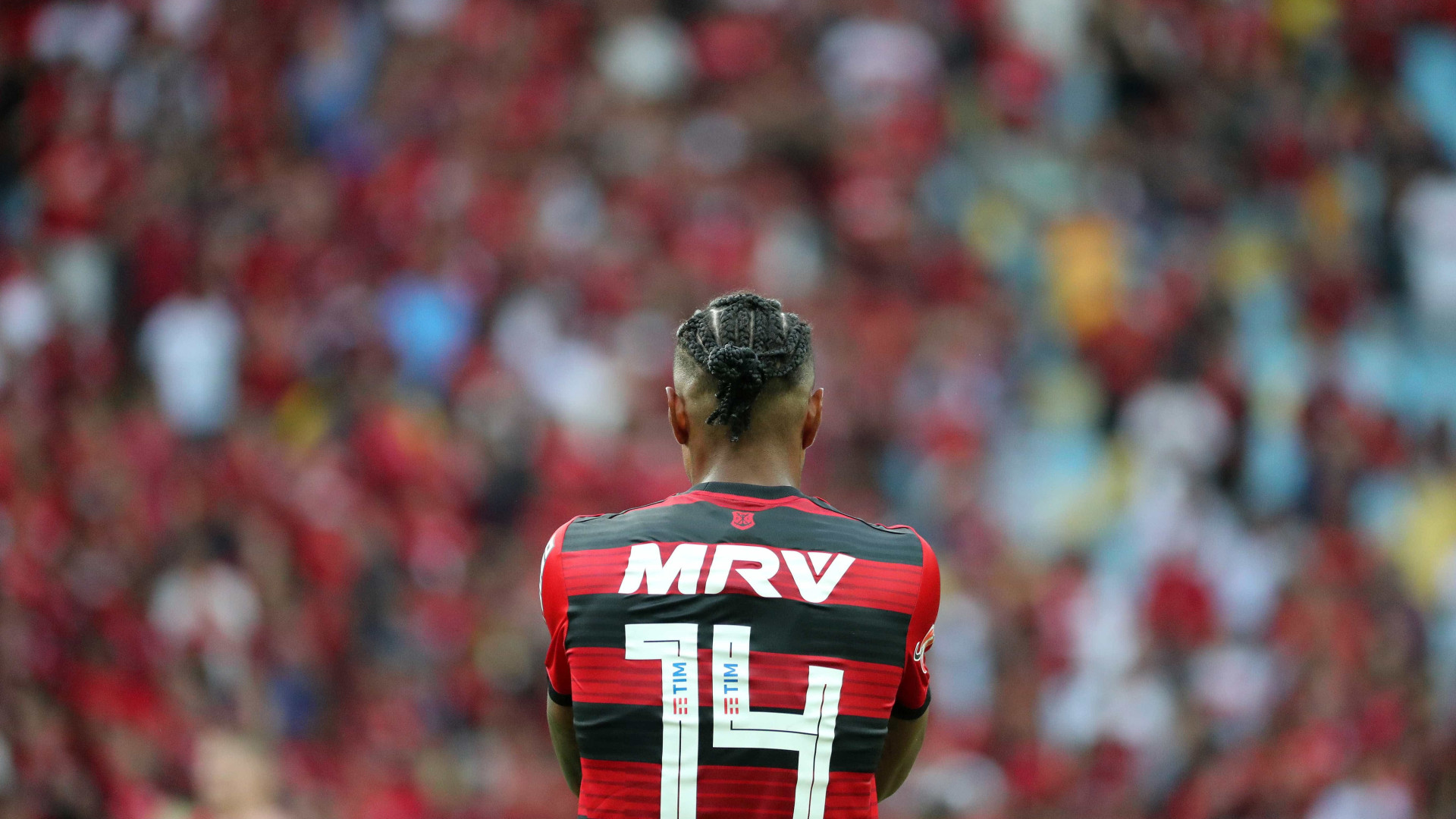 Atlético-PR vence e impede Flamengo de ser líder do Brasileiro