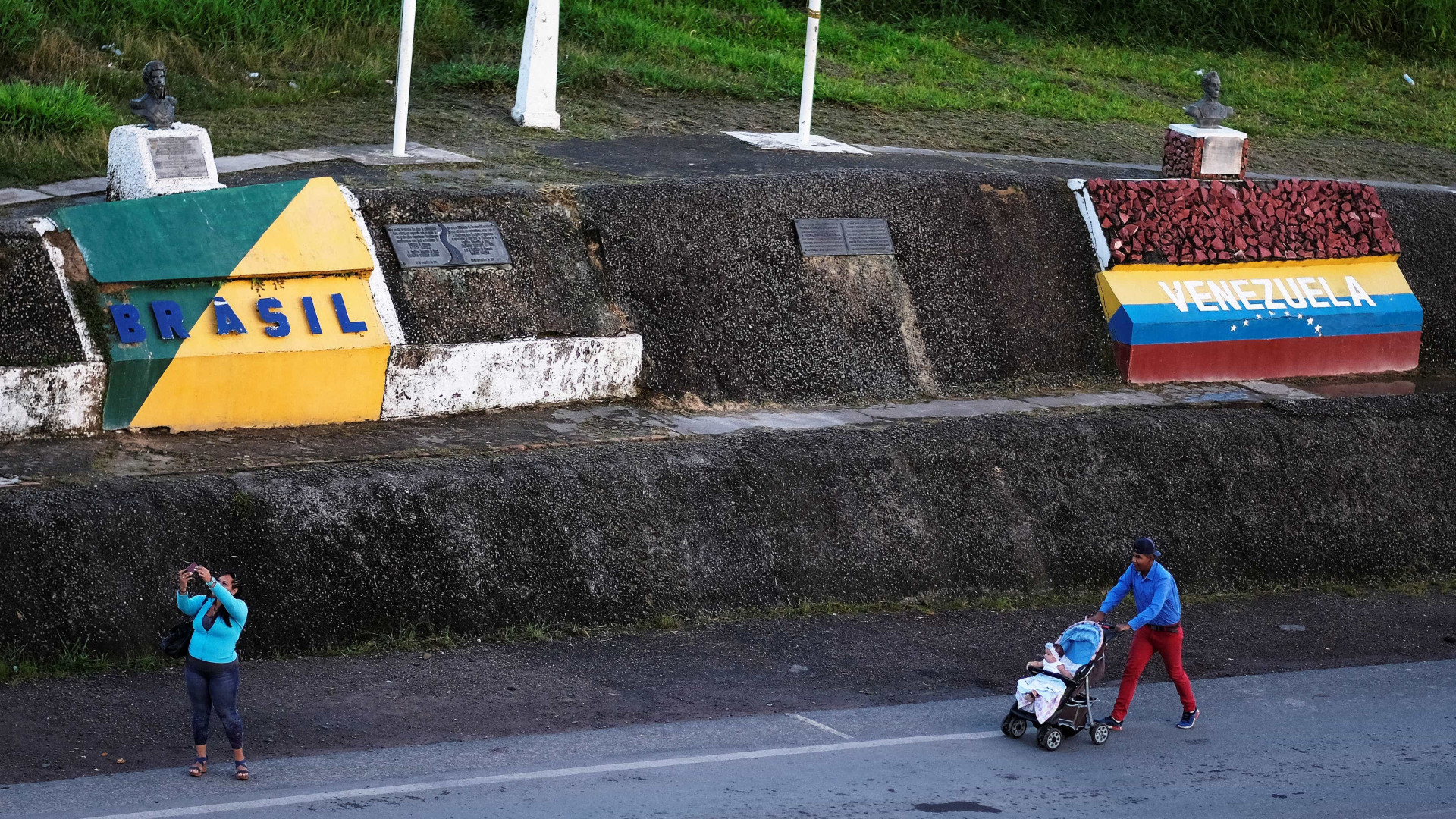 Venezuelanos no Brasil desconhecem eleição, mas temem resultado