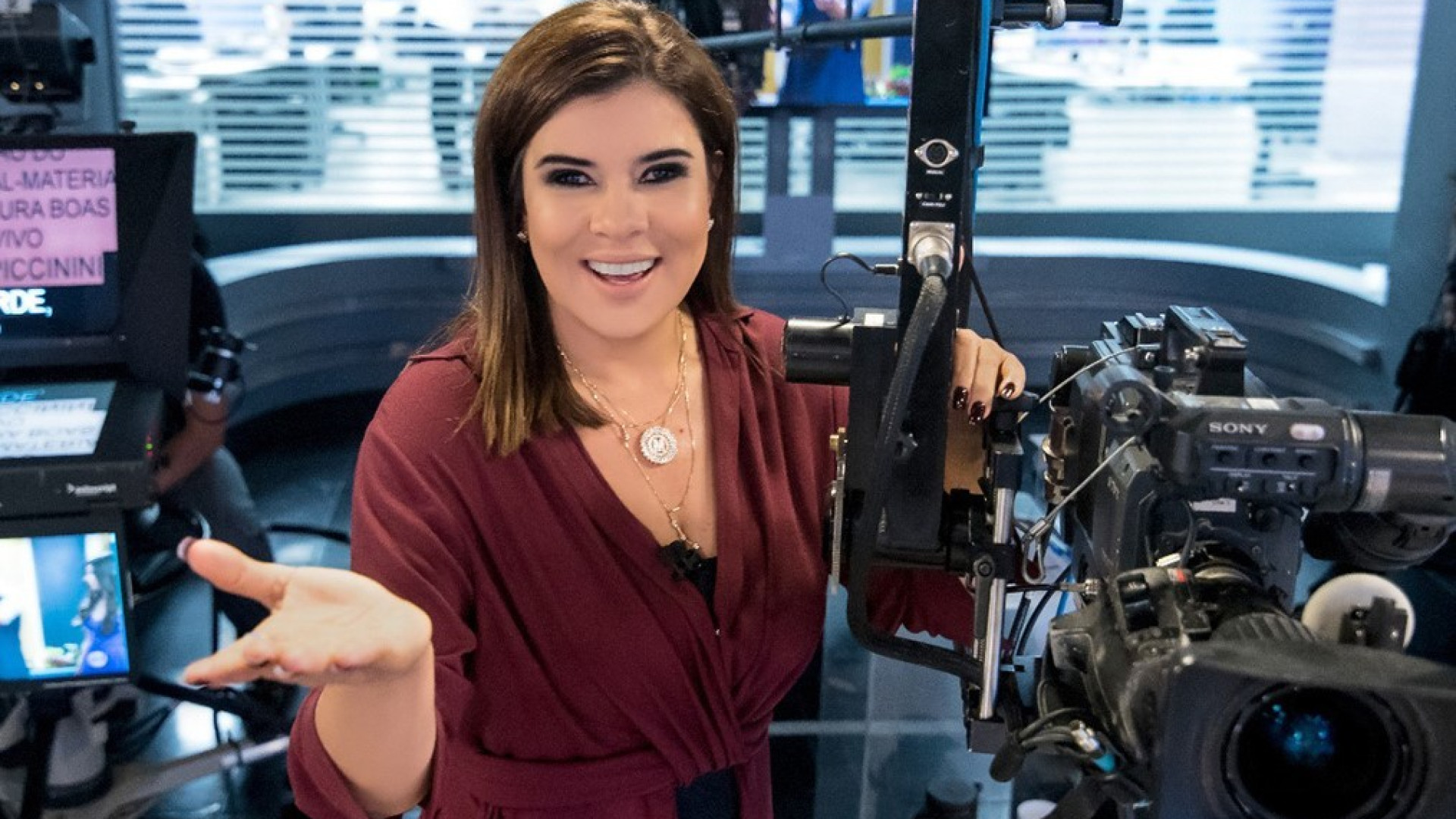 Mara Maravilha polemiza em volta ao SBT e alfineta Leão Lobo