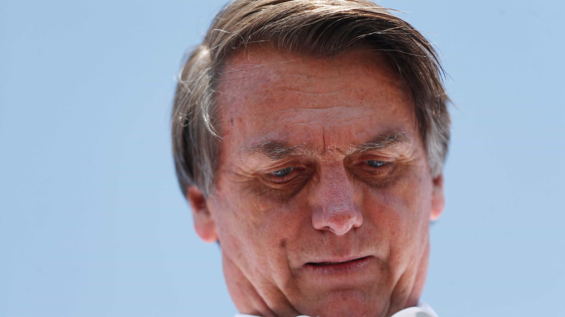 Bolsonaro é esfaqueado durante campanha em Minas Gerais