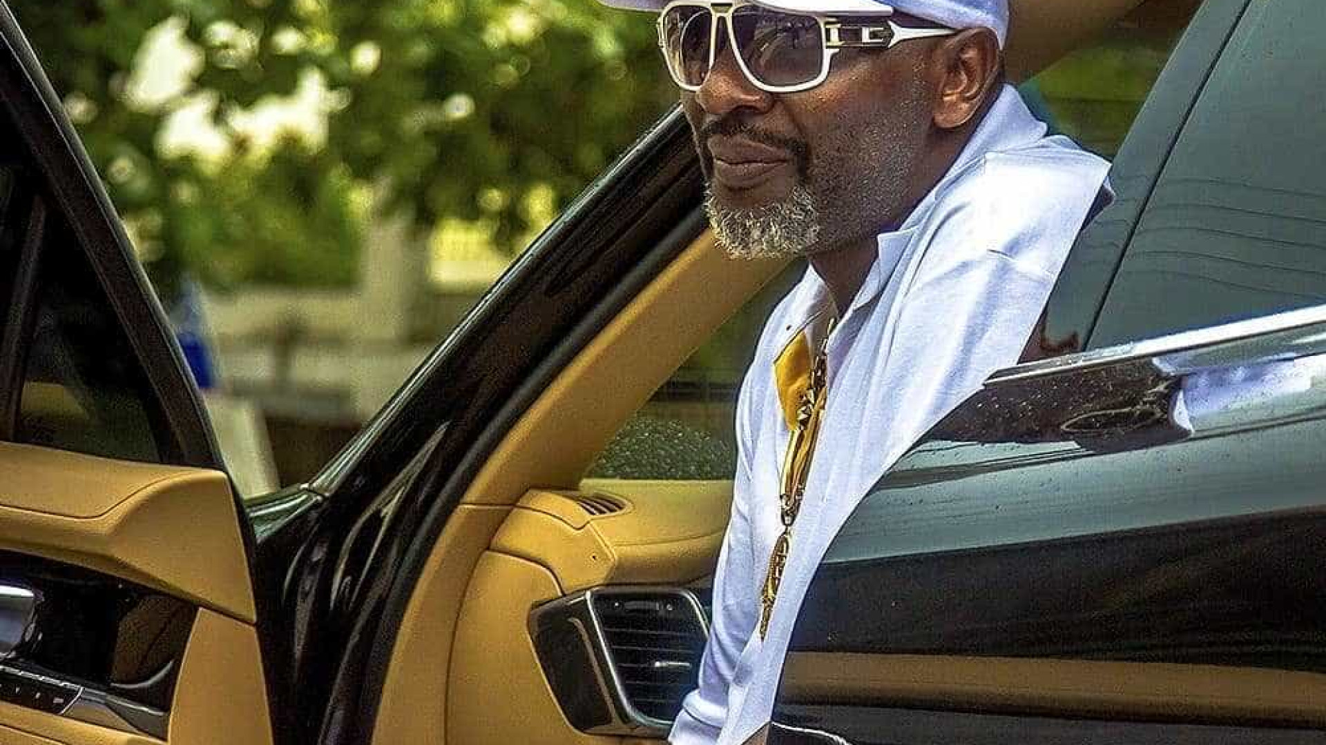 FamÃlia doa córnea de Mr. Catra para menina de 11 anos